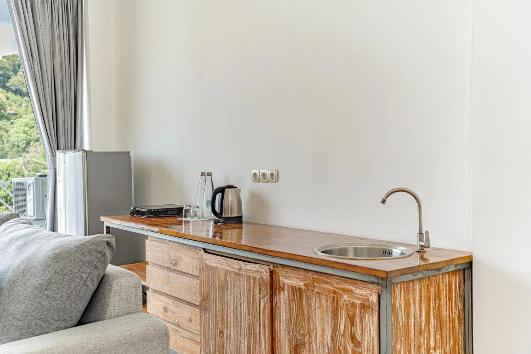 Kitchen or kitchenette in Komodo Suites Downtown