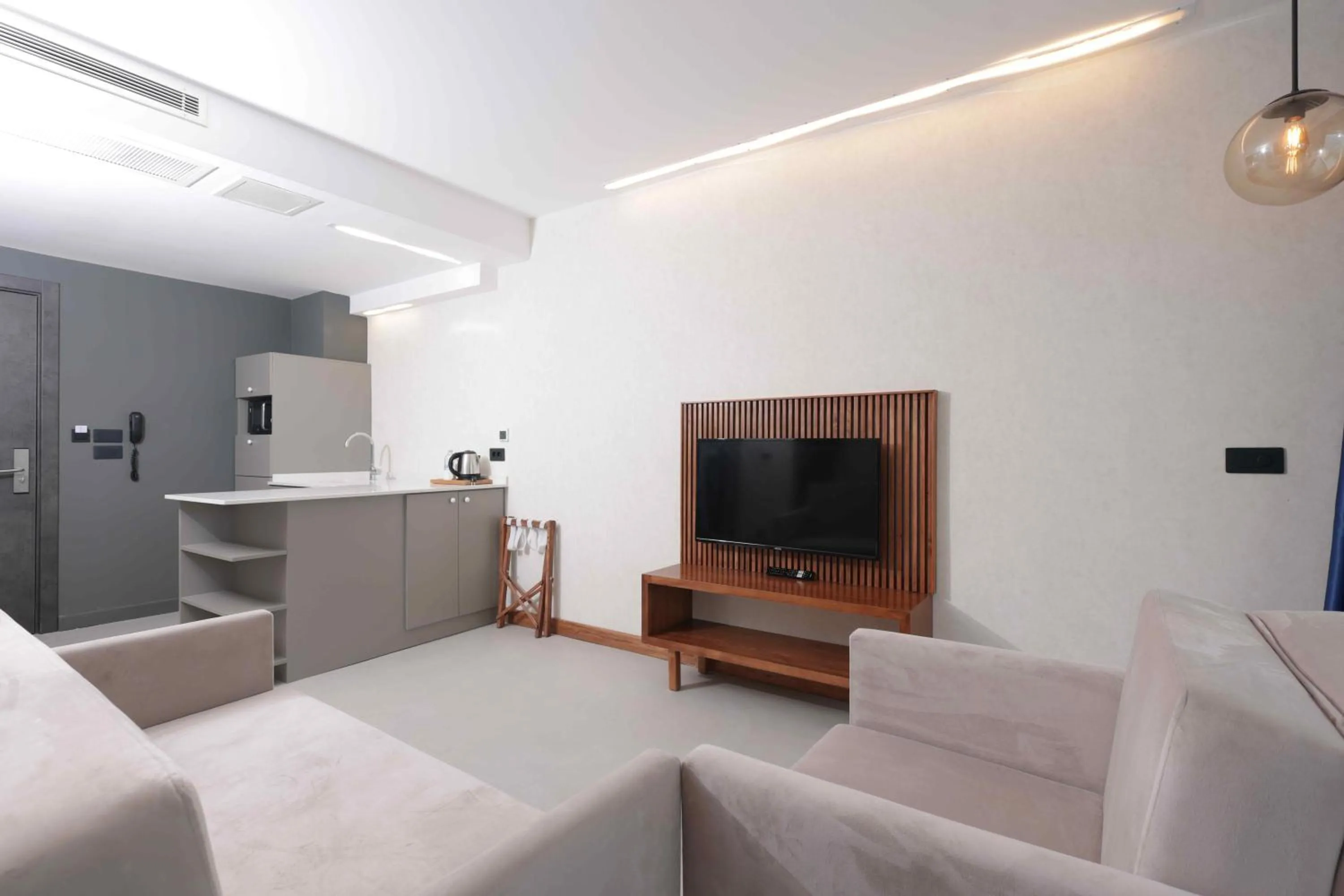 Communal lounge/ TV room in ERTAN OTEL