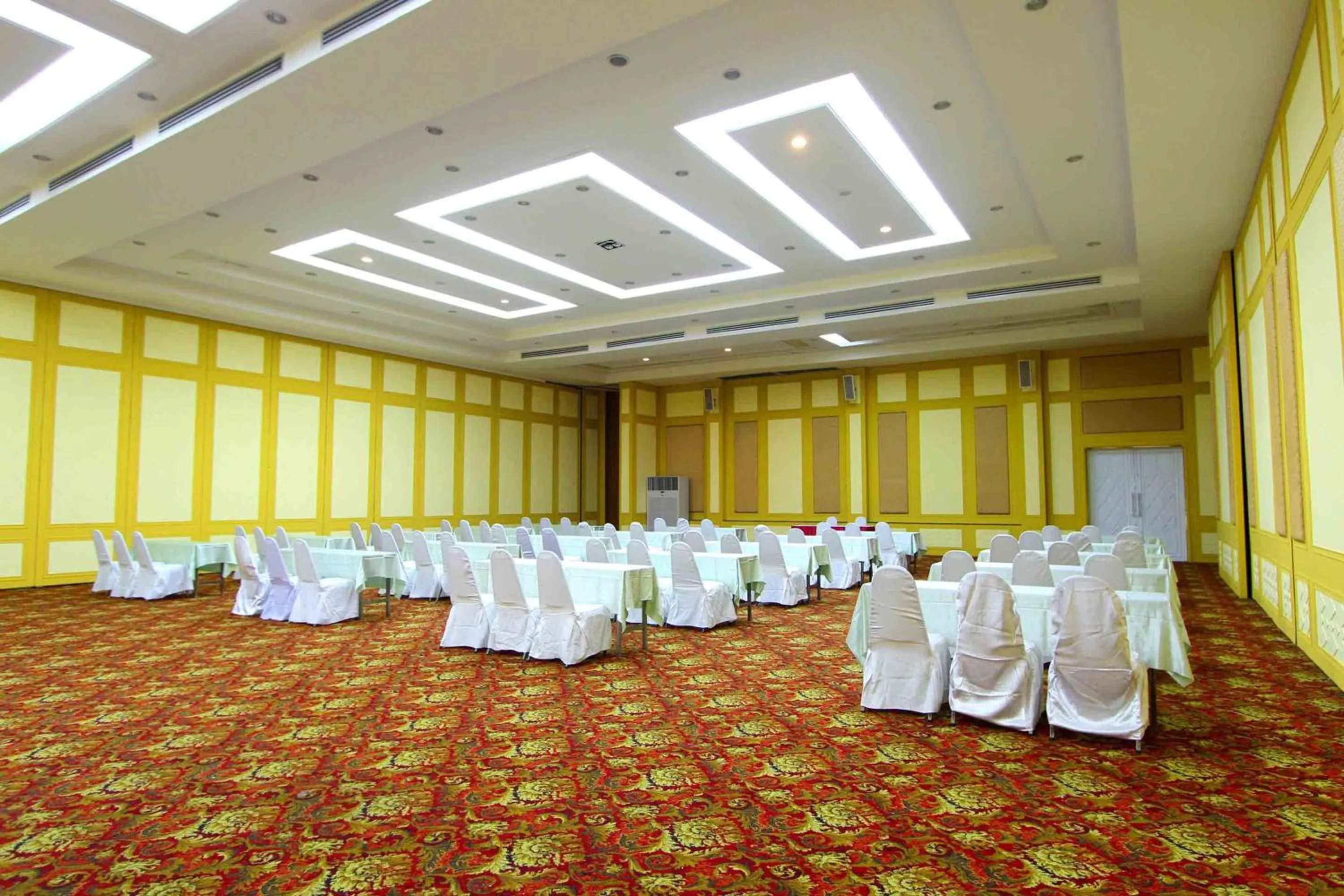 Meeting/conference room in Coco Beach Hotel Jomtien Pattaya