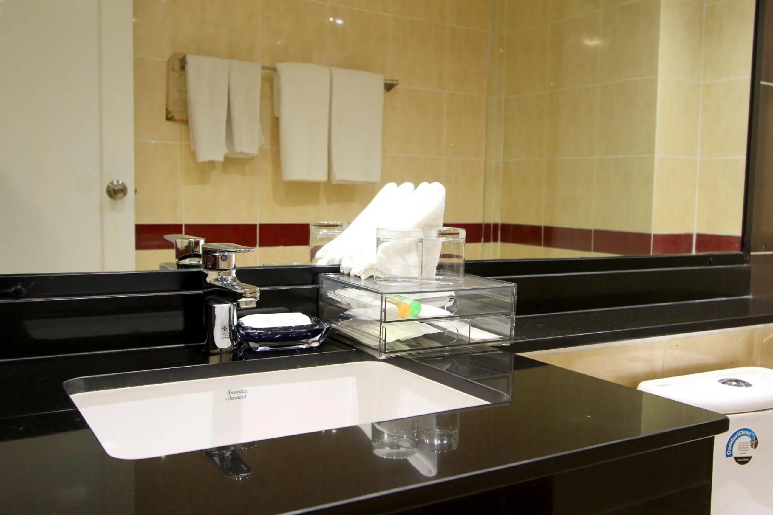 Deluxe Twin Room in Coco Beach Hotel Jomtien Pattaya Deluxe Twin Room in Coco Beach Hotel Jomtien Pattaya