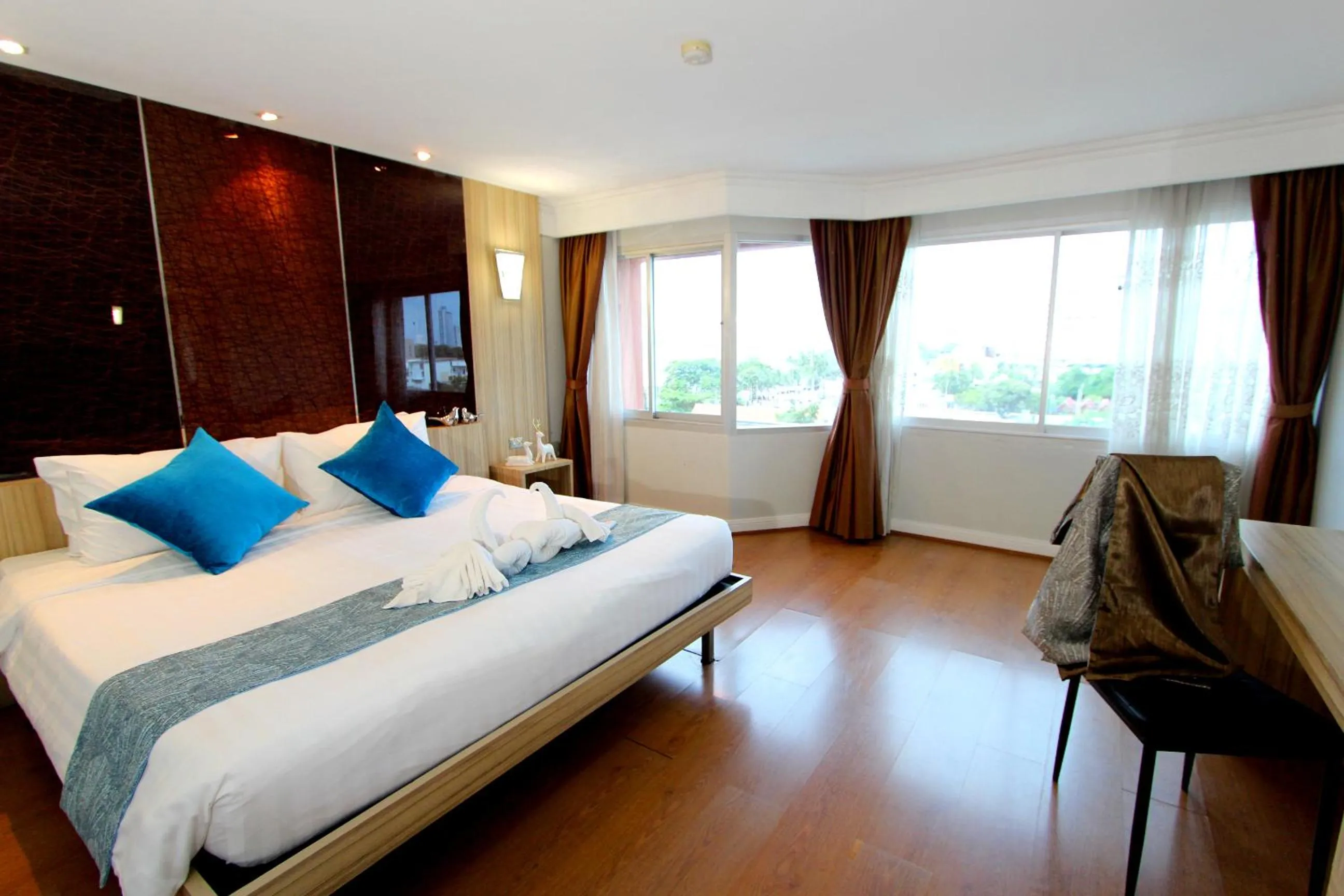 Bed in Coco Beach Hotel Jomtien Pattaya
