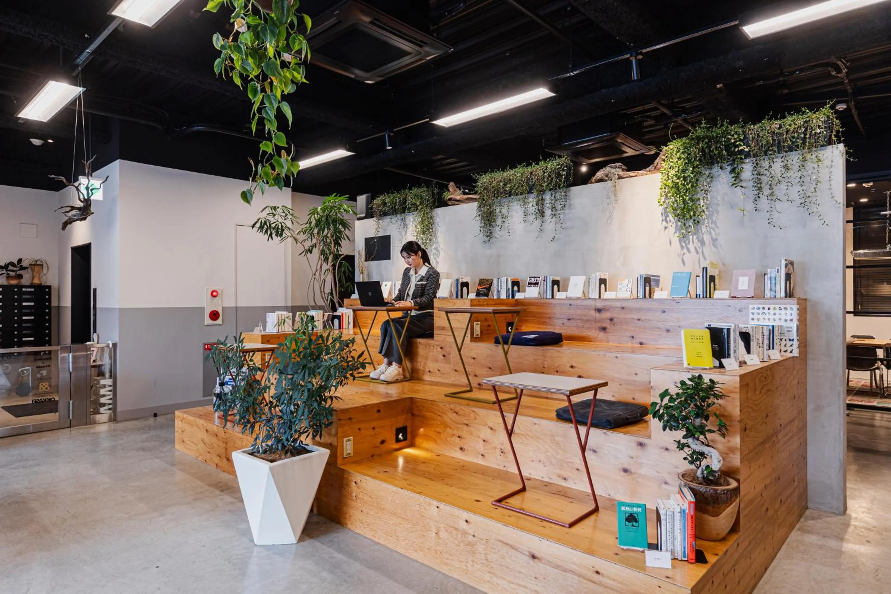 Area and facilities in H HOTEL