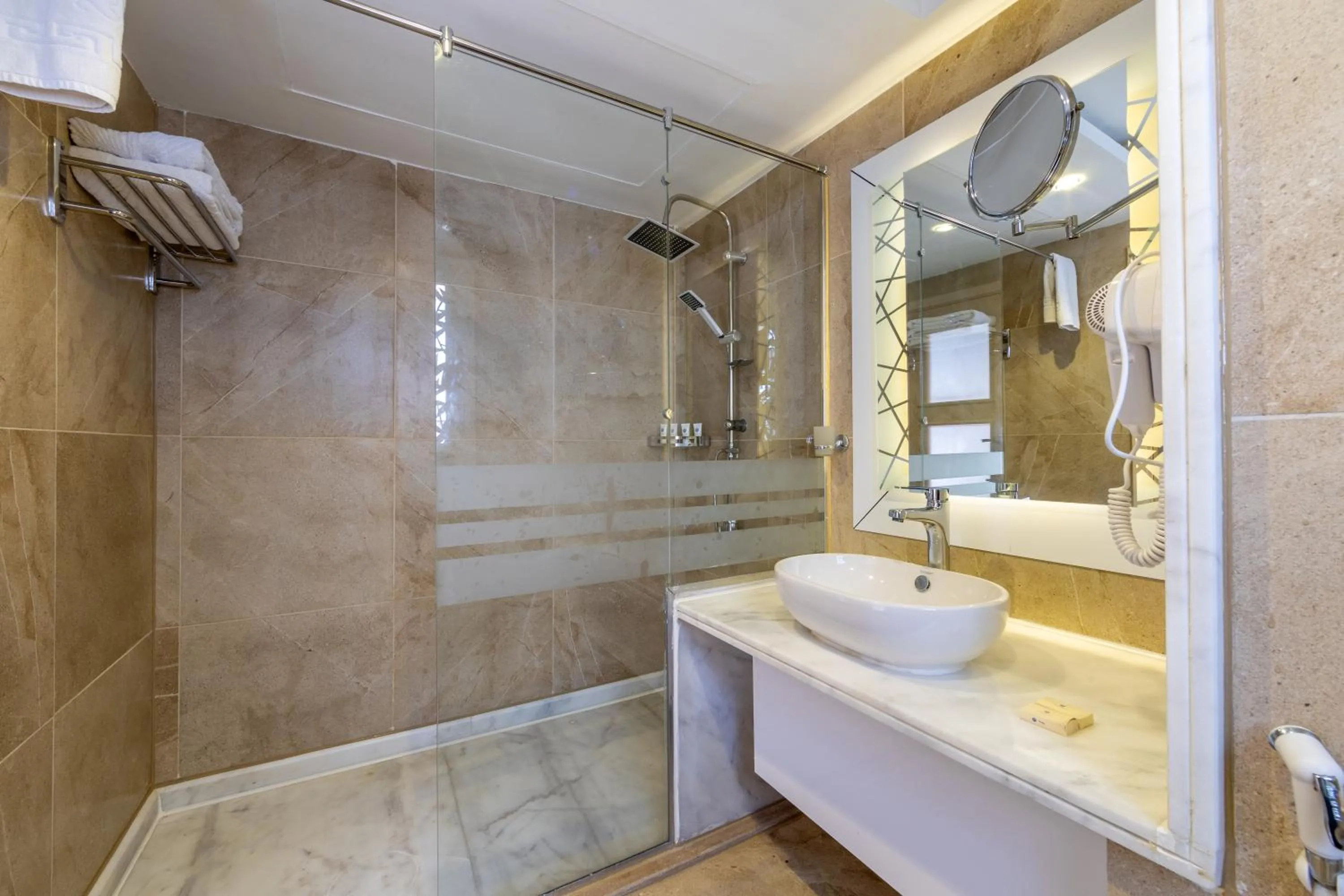 Shower in Siva Golden Bay Makadi