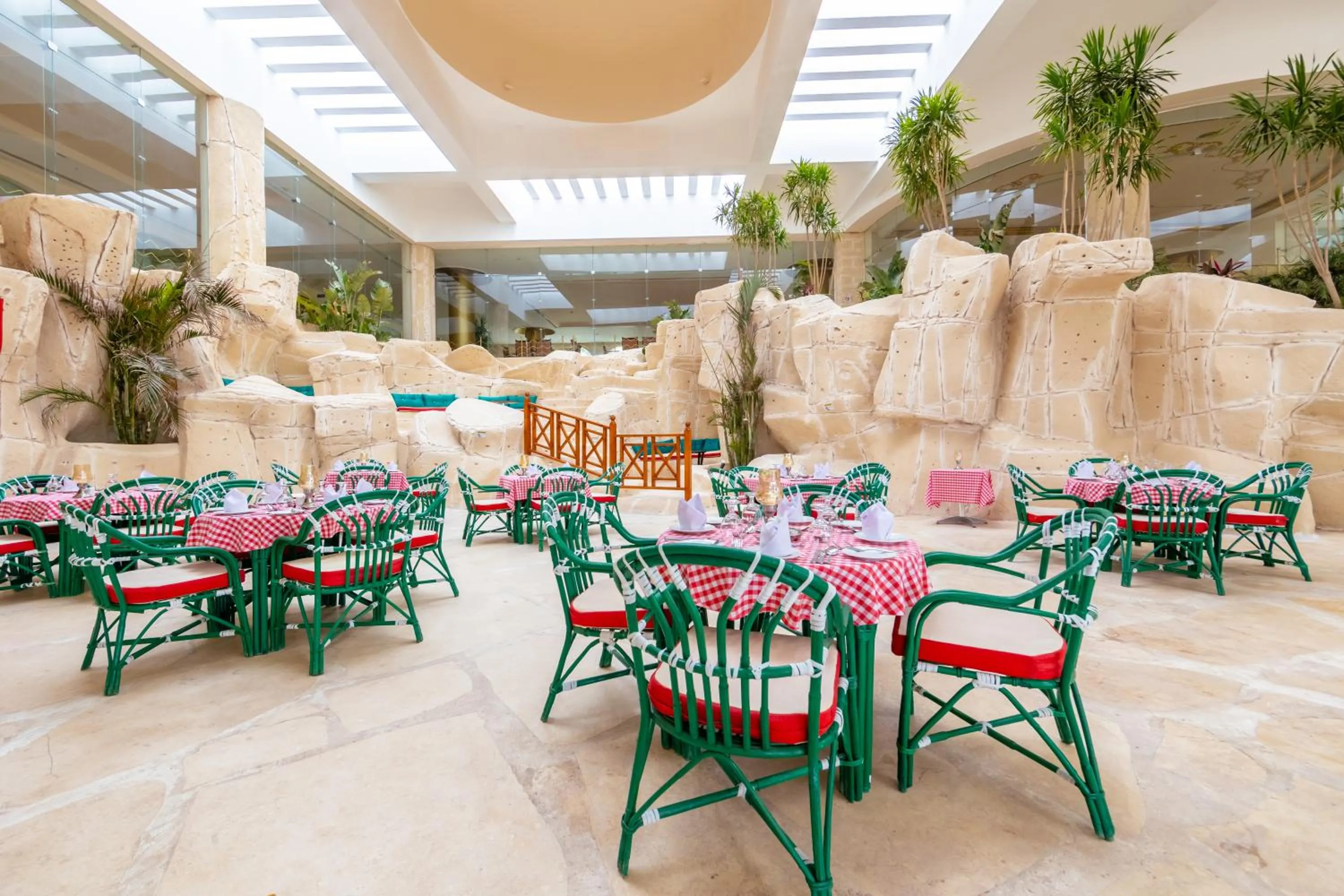 Restaurant/places to eat in Siva Golden Bay Makadi