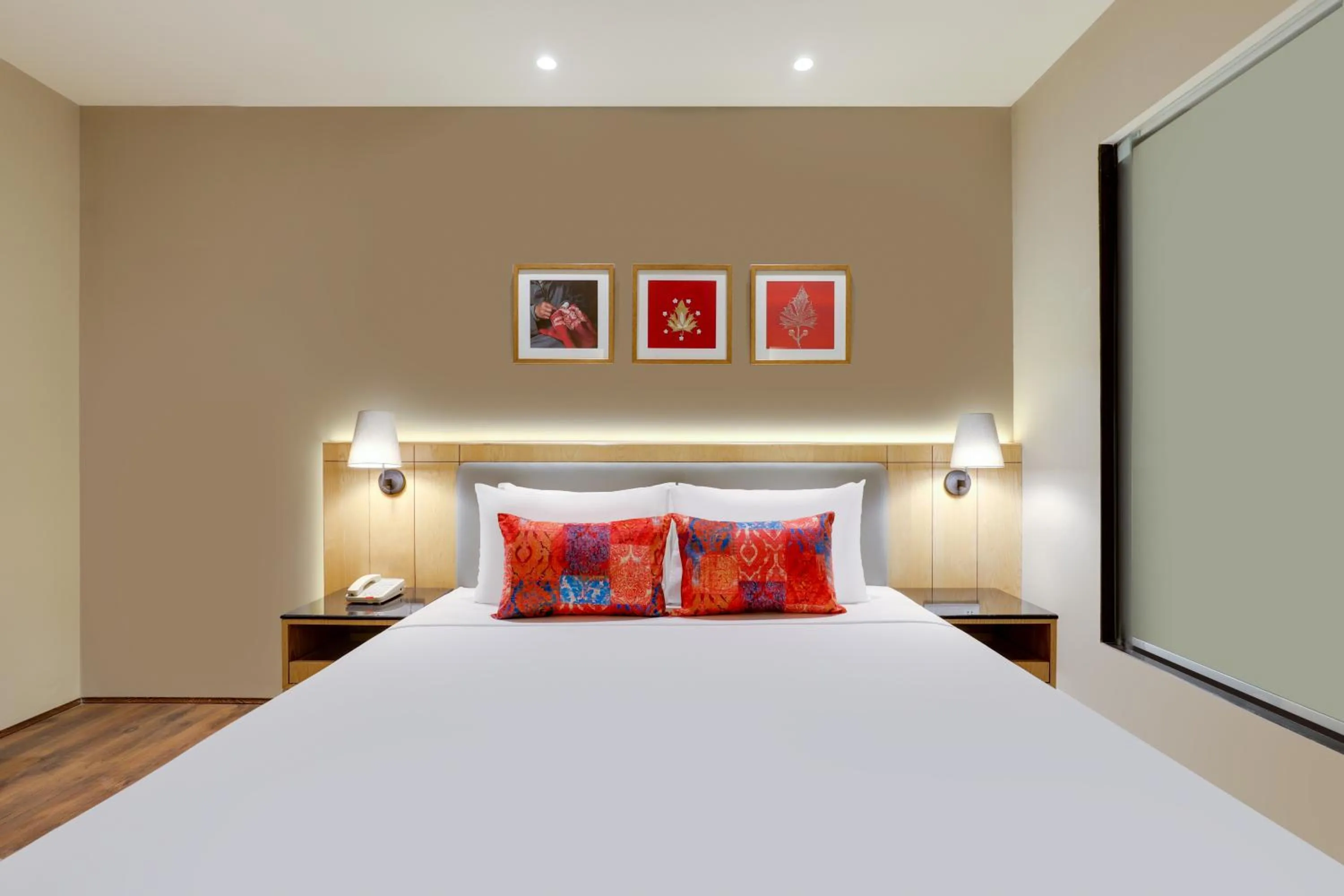 Bed in Lemon Tree Hotel, Sonamarg