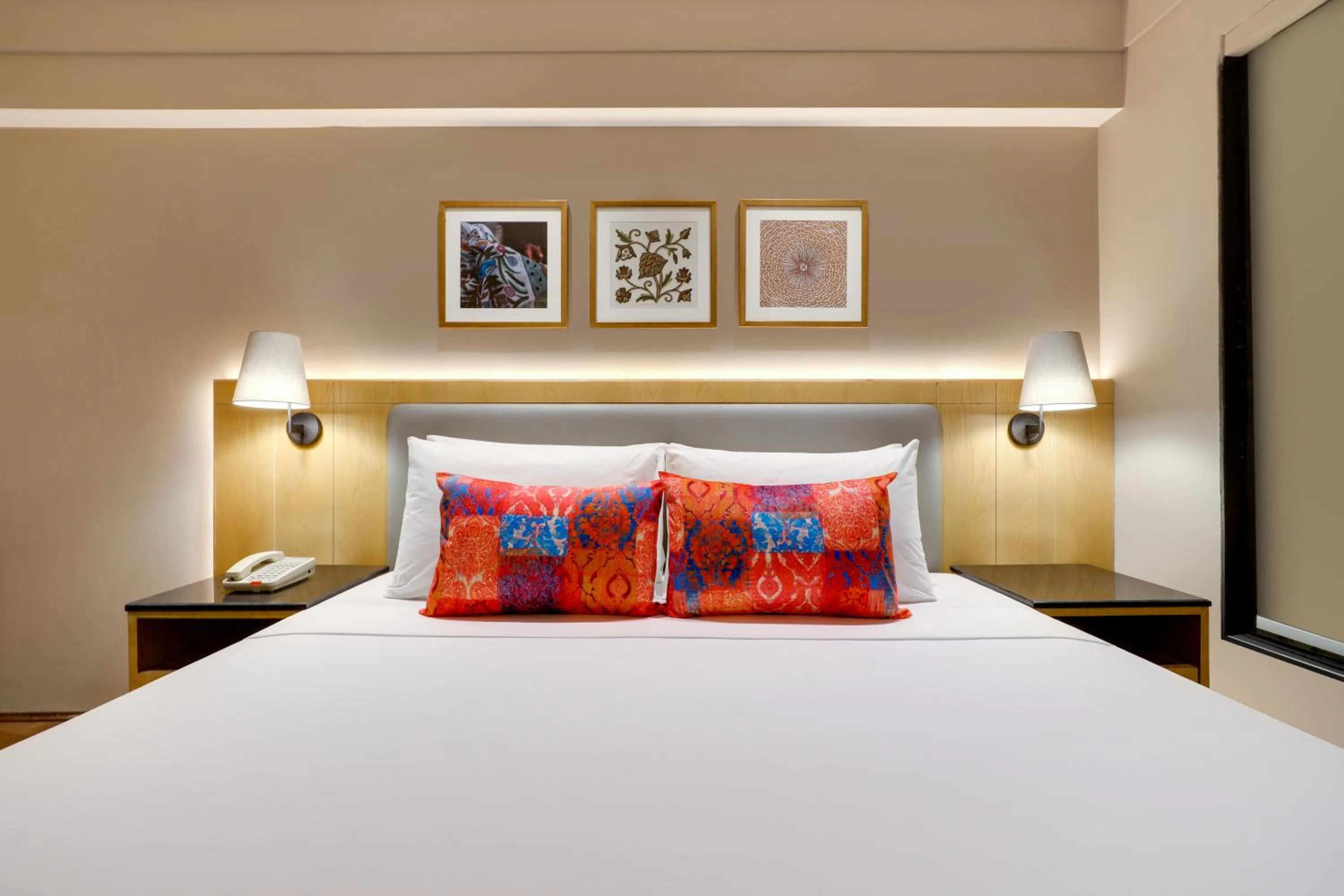 Bed in Lemon Tree Hotel, Sonamarg