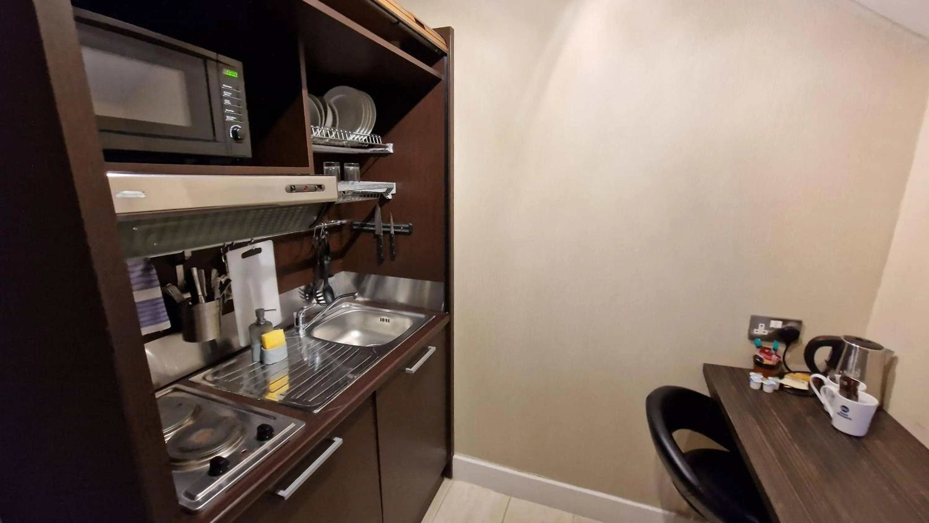 Kitchen or kitchenette in Best Western York House Hotel
