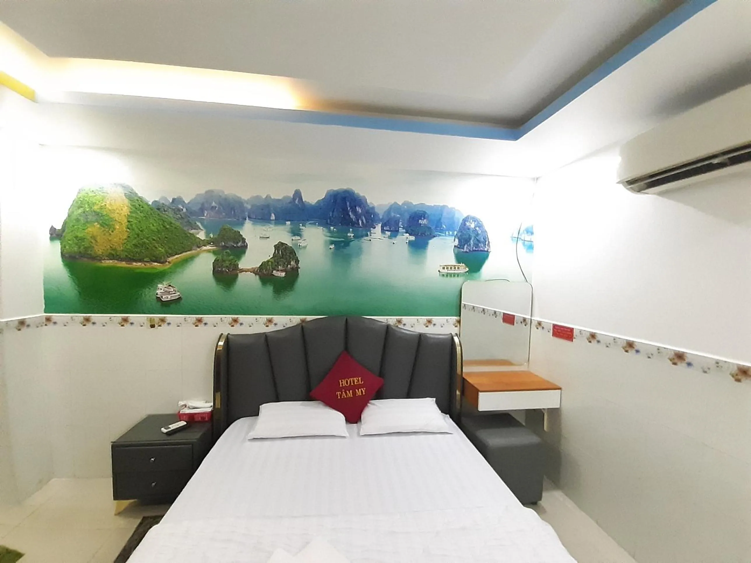 Bedroom, Bed in Tam My Hotel