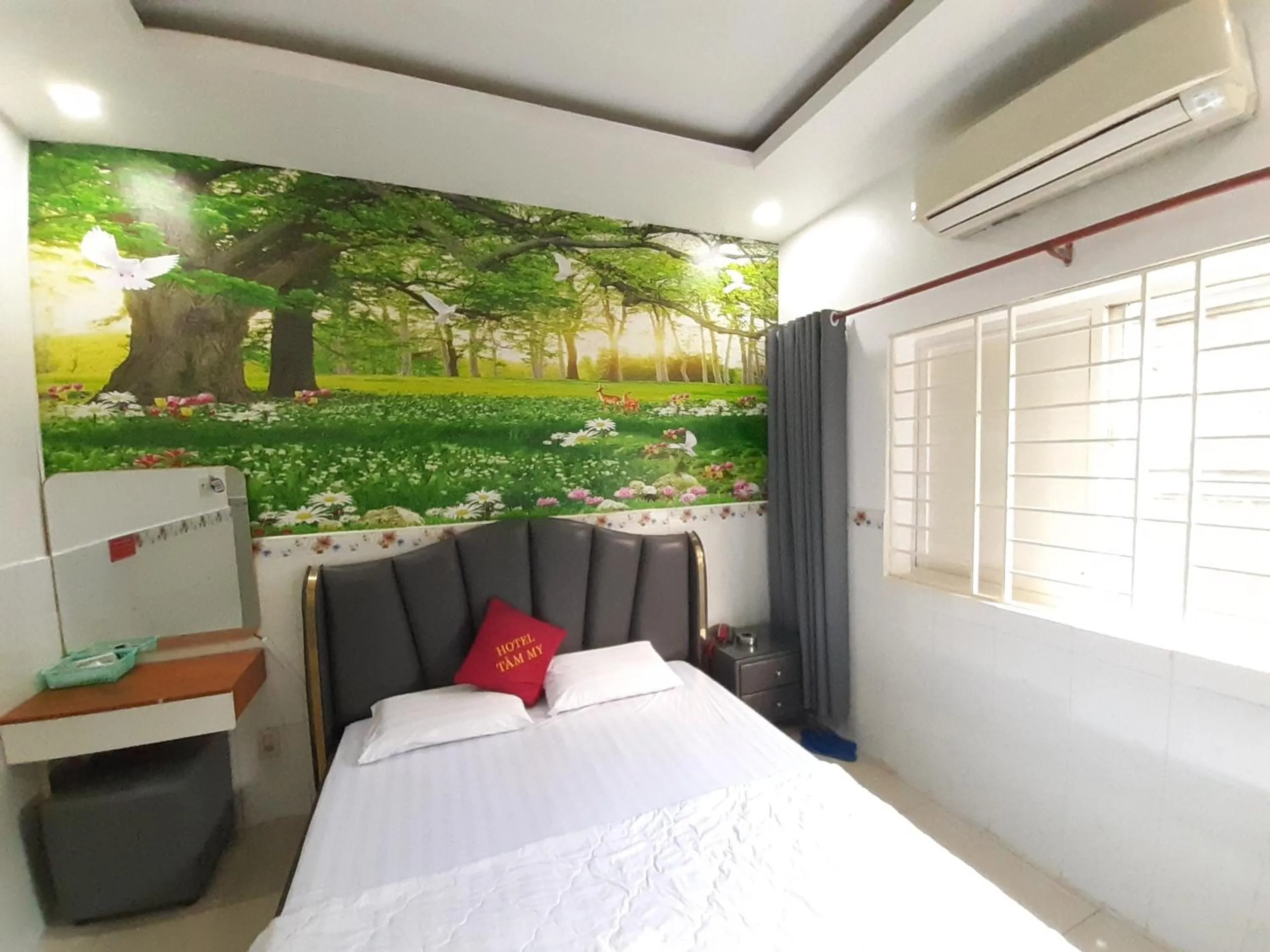 Bedroom, Bed in Tam My Hotel