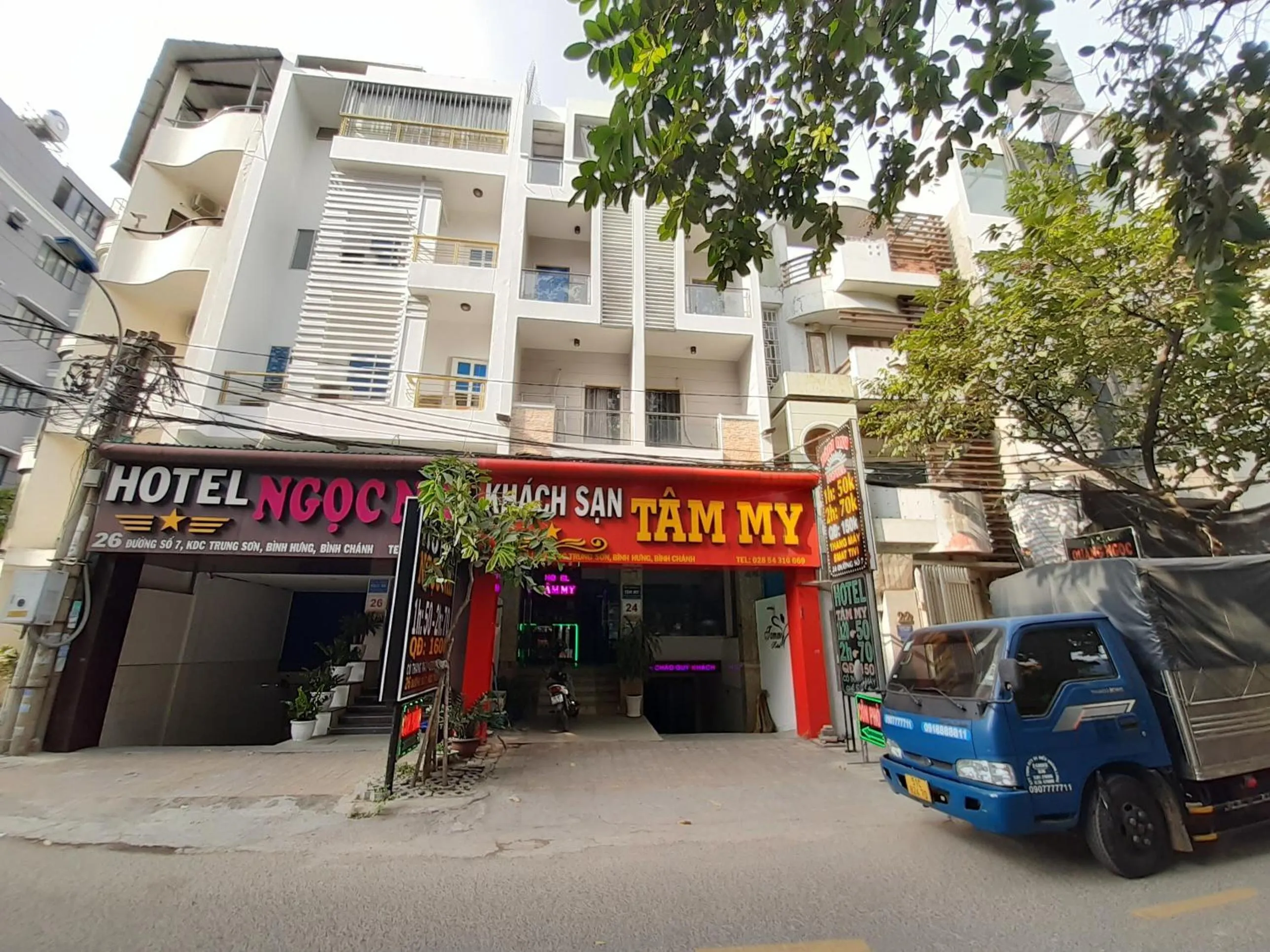 Facade/entrance in Tam My Hotel