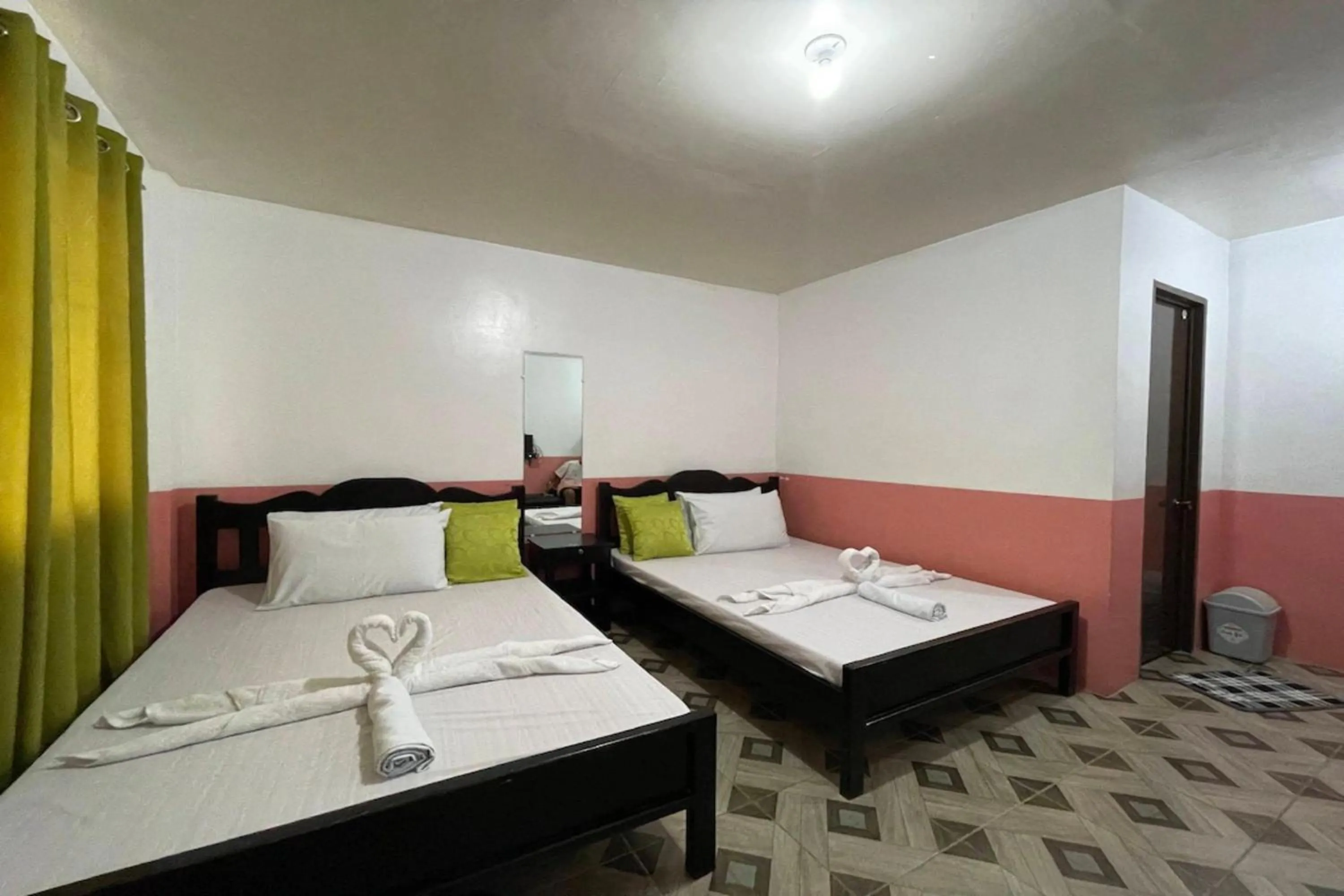 Bedroom, Bed in Jamjen's Lodge