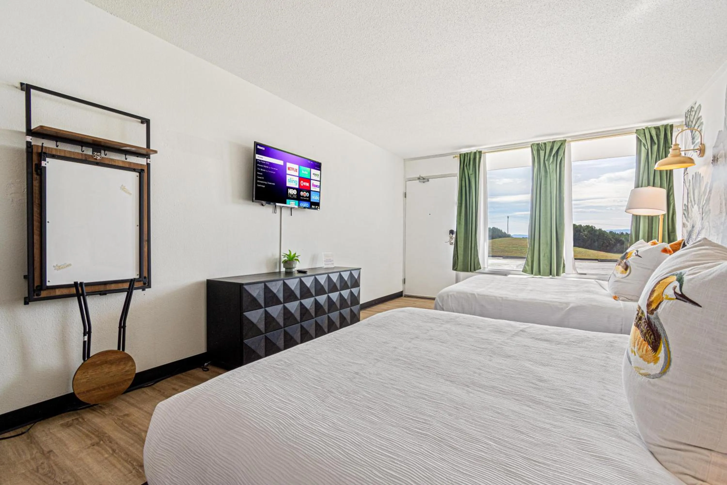 Bed in The Mallard Hotel & Suites