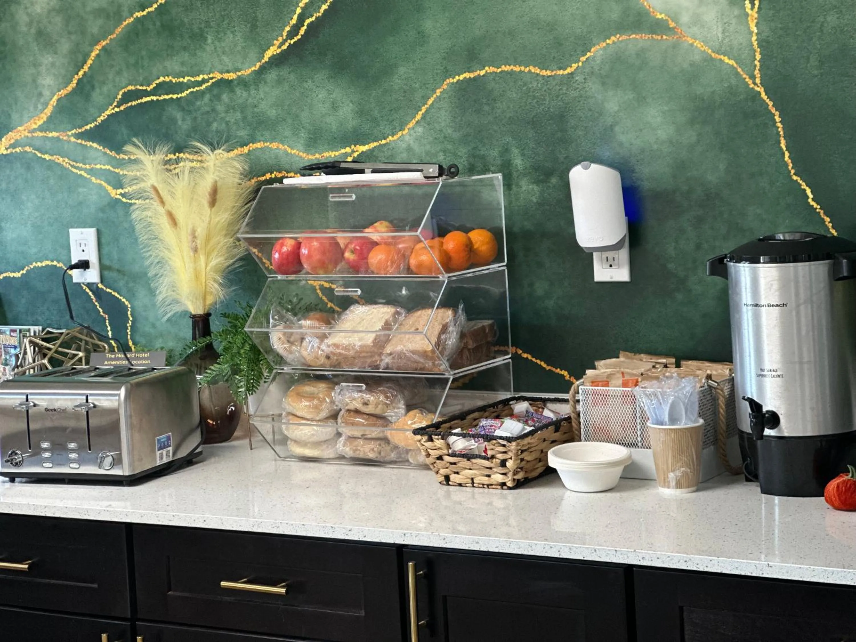 Breakfast in The Mallard Hotel & Suites