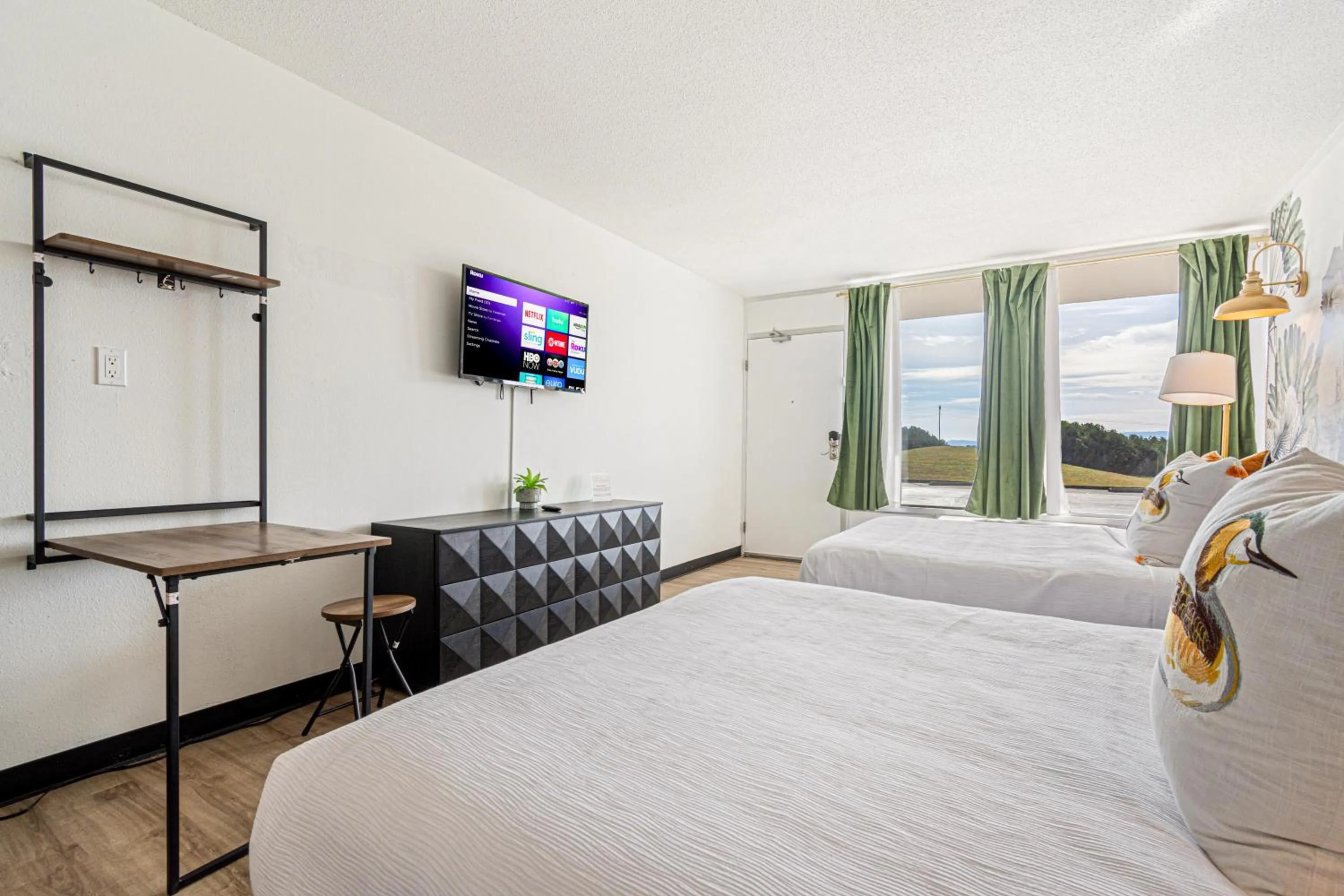 Bed in The Mallard Hotel & Suites