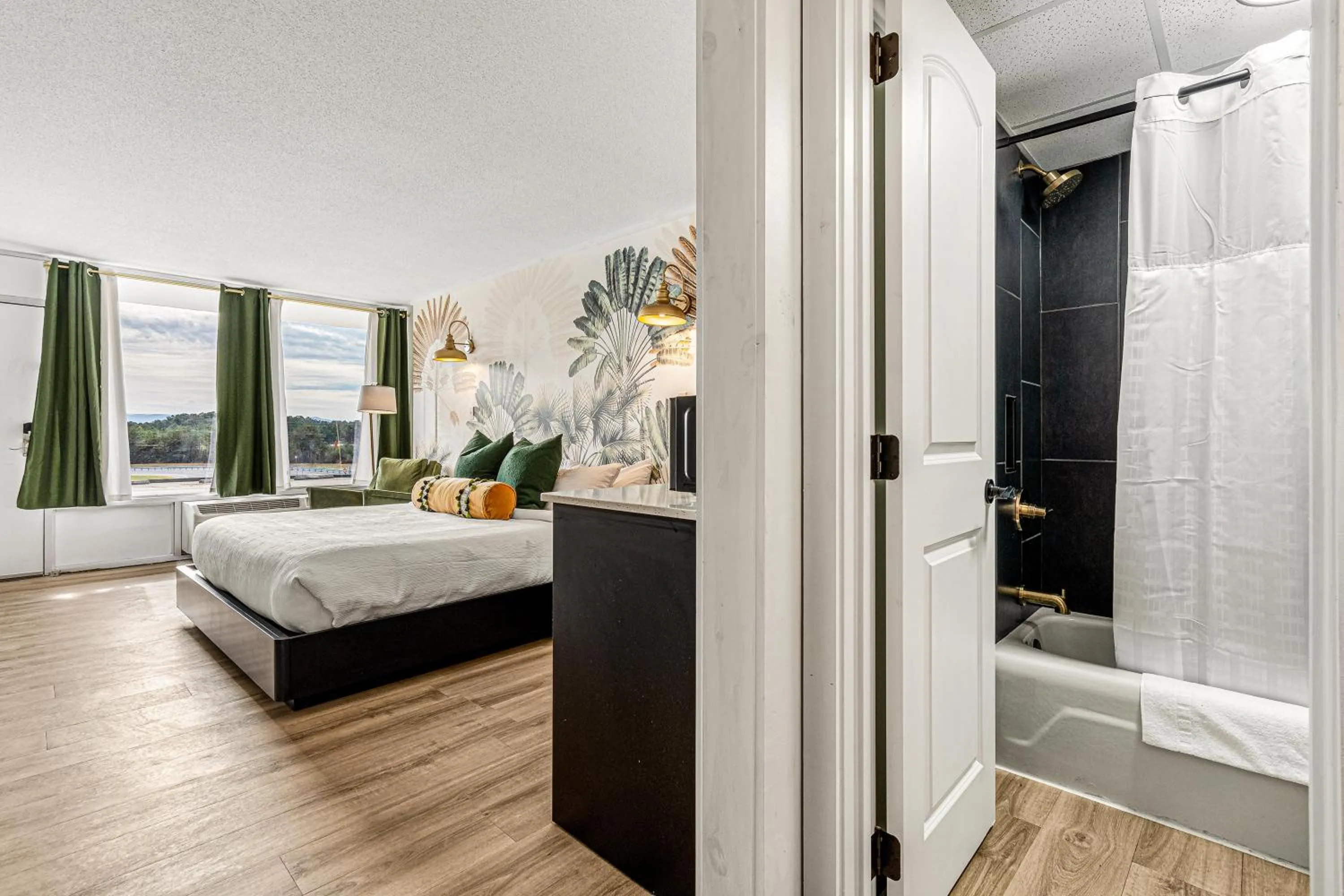 Bed in The Mallard Hotel & Suites