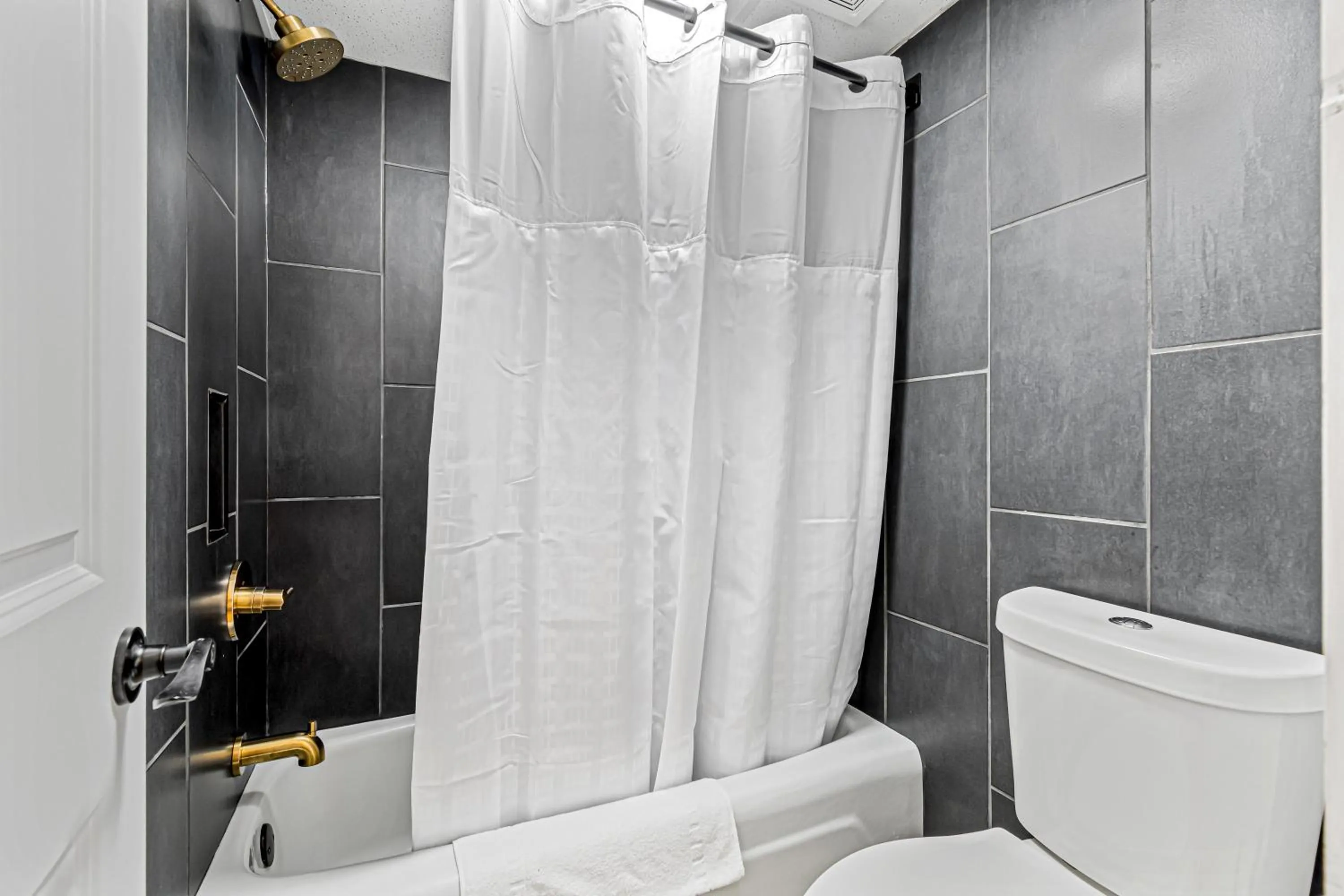 The Mallard Hotel & Suites