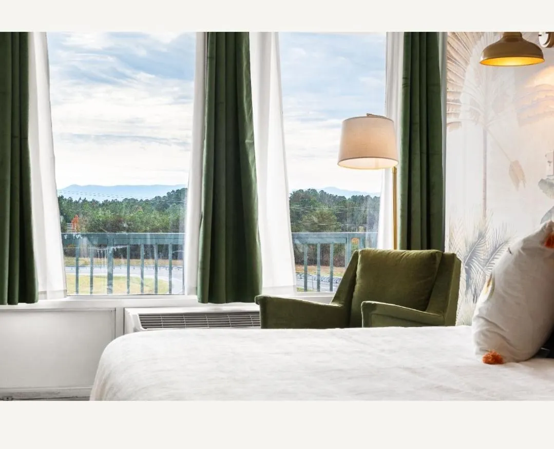 Bed in The Mallard Hotel & Suites