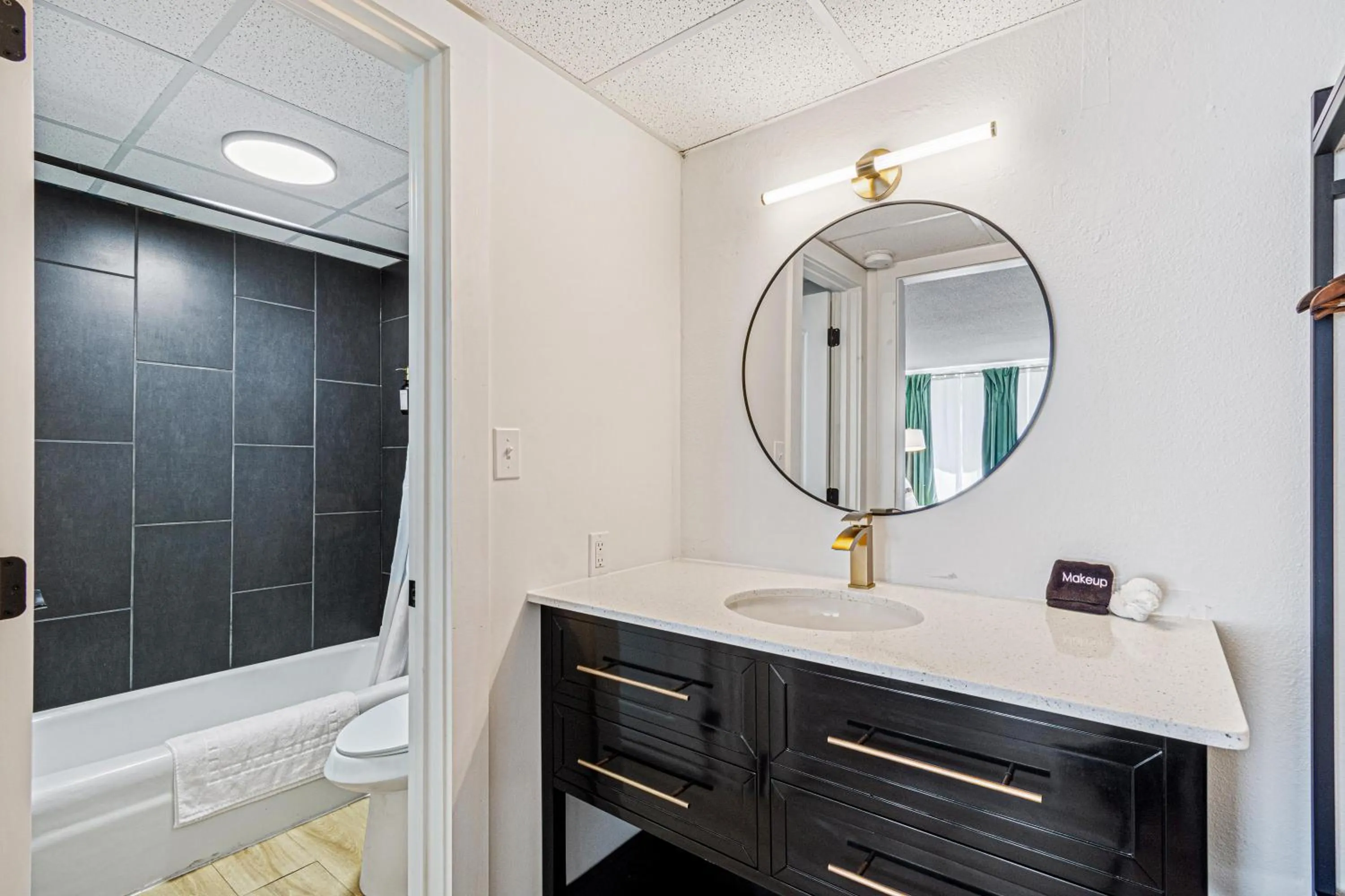 The Mallard Hotel & Suites