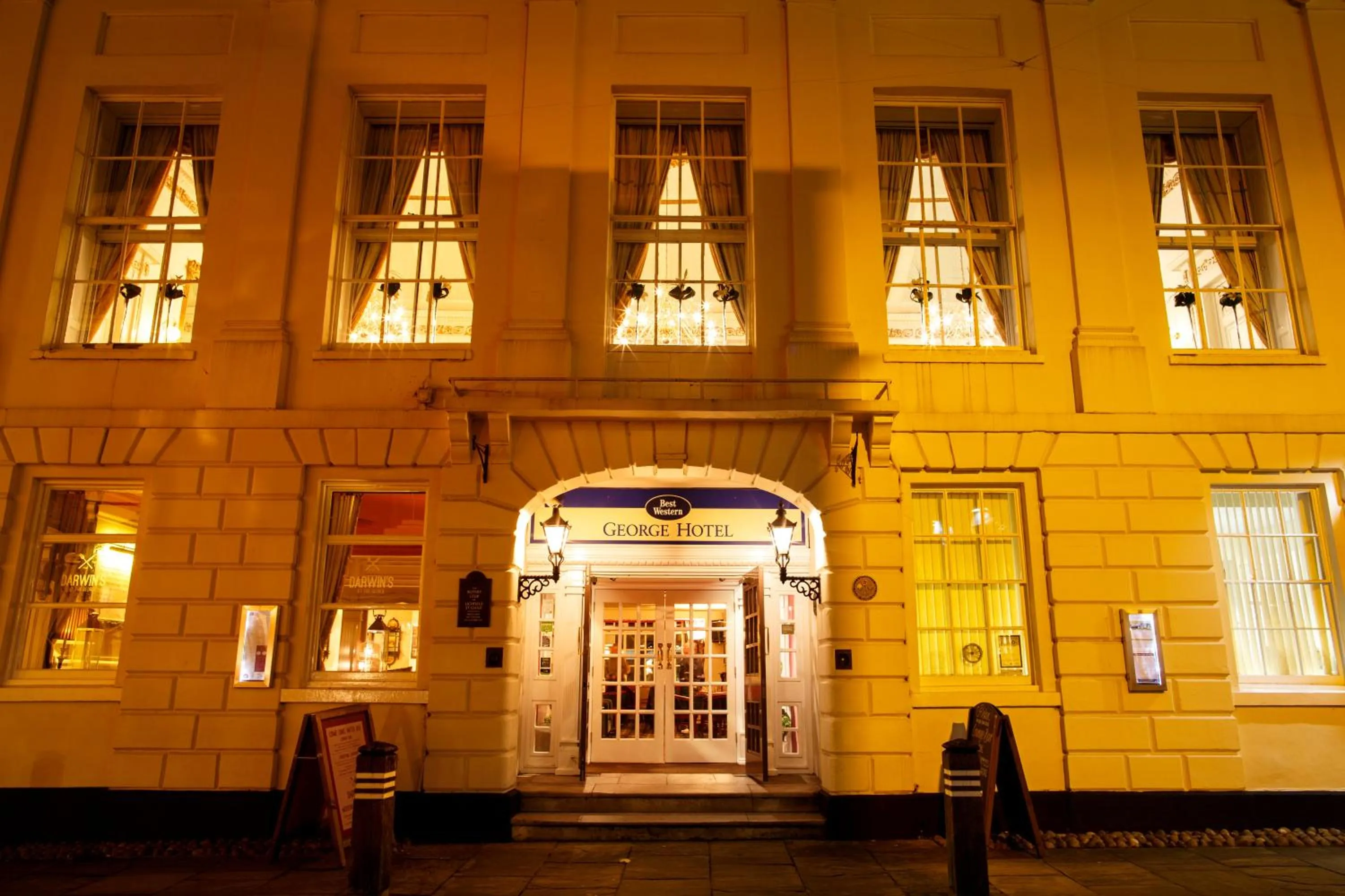 Facade/entrance in Best Western Lichfield City Centre The George Hotel