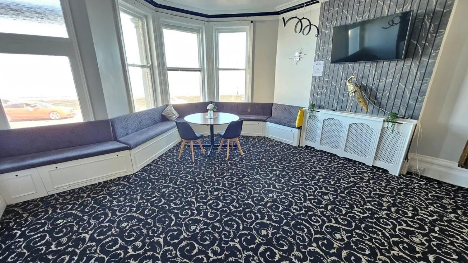 Lobby or reception in OYO Marine Parade Hotel, Eastbourne Pier