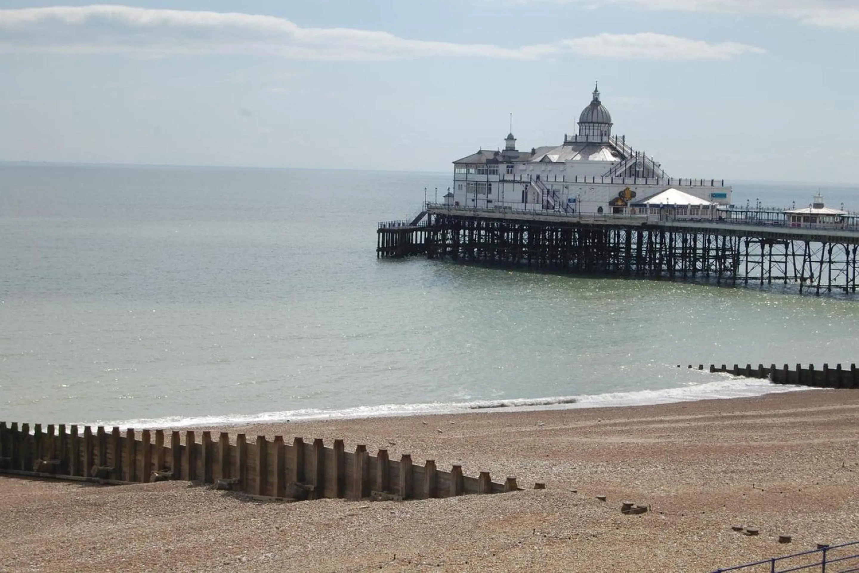 OYO Marine Parade Hotel, Eastbourne Pier