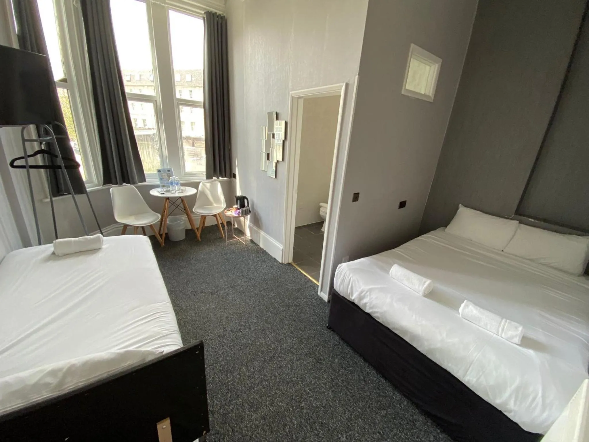 Bedroom in OYO Marine Parade Hotel, Eastbourne Pier