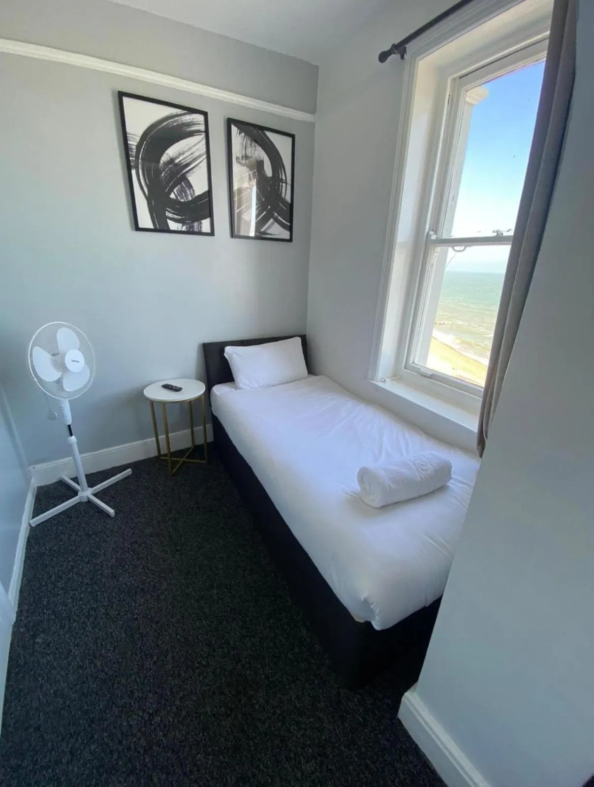 Bedroom in OYO Marine Parade Hotel, Eastbourne Pier