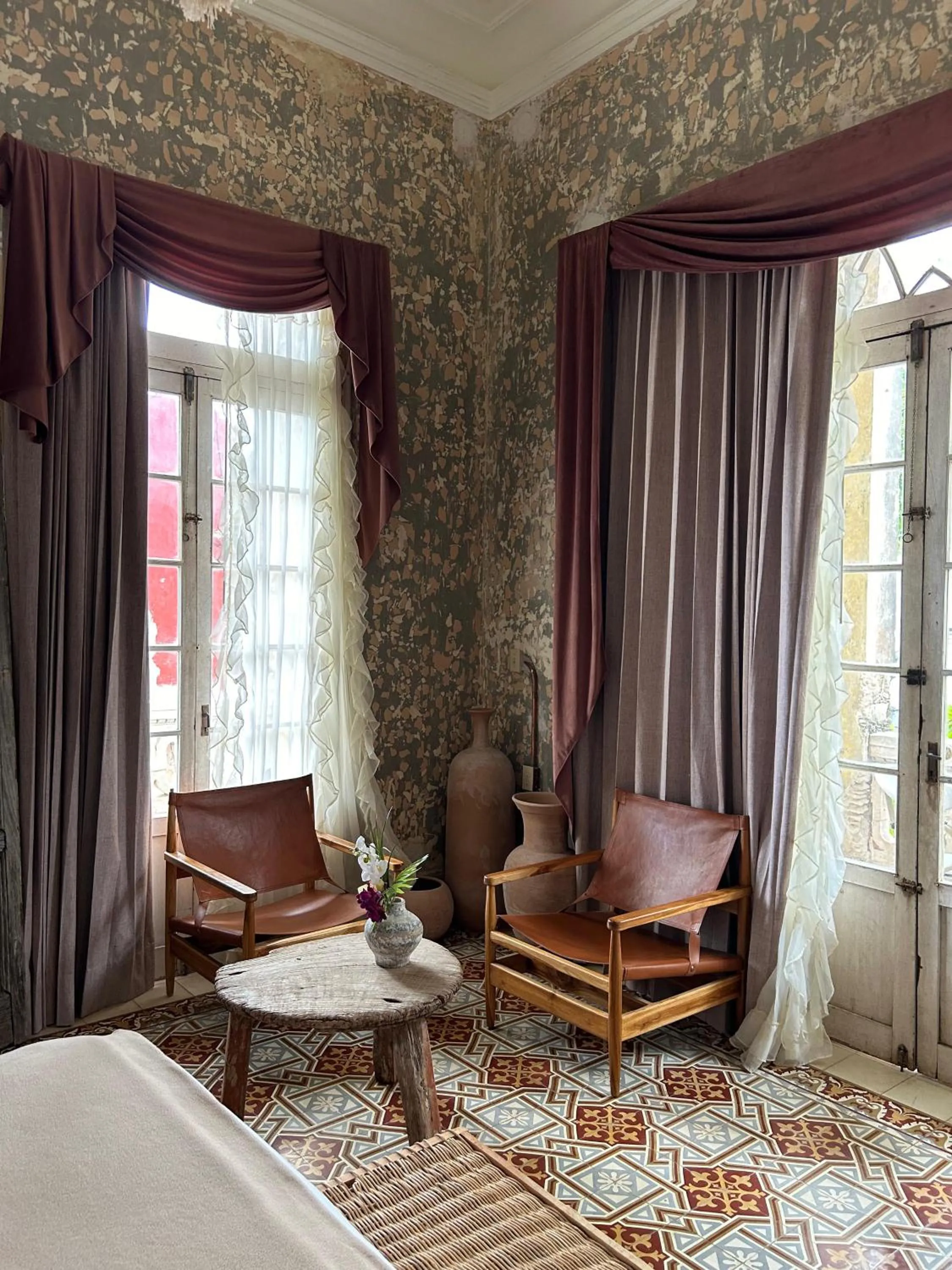 Living room, Bed in Historic House Hotel boutique