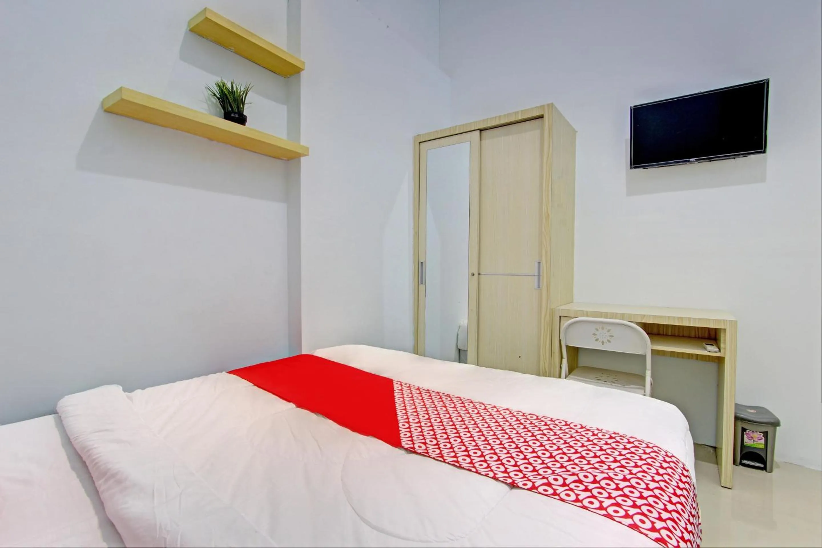 Bedroom, Bed in Hotel O New Puspa Residence