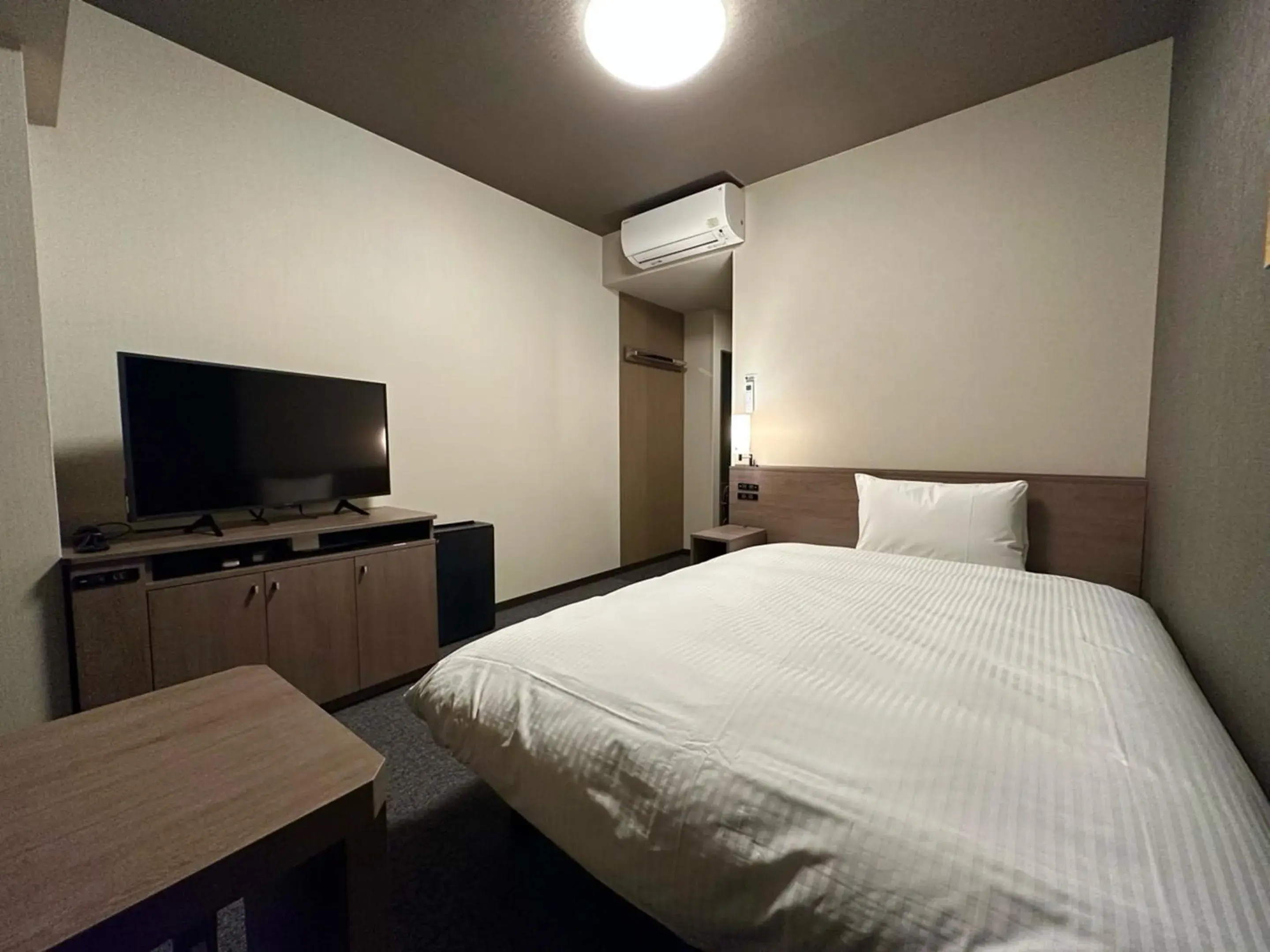 Comfort Single Room - single occupancy - Non-Smoking in Hotel Route Inn Numata Comfort Single Room - single occupancy - Non-Smoking in Hotel Route Inn Numata