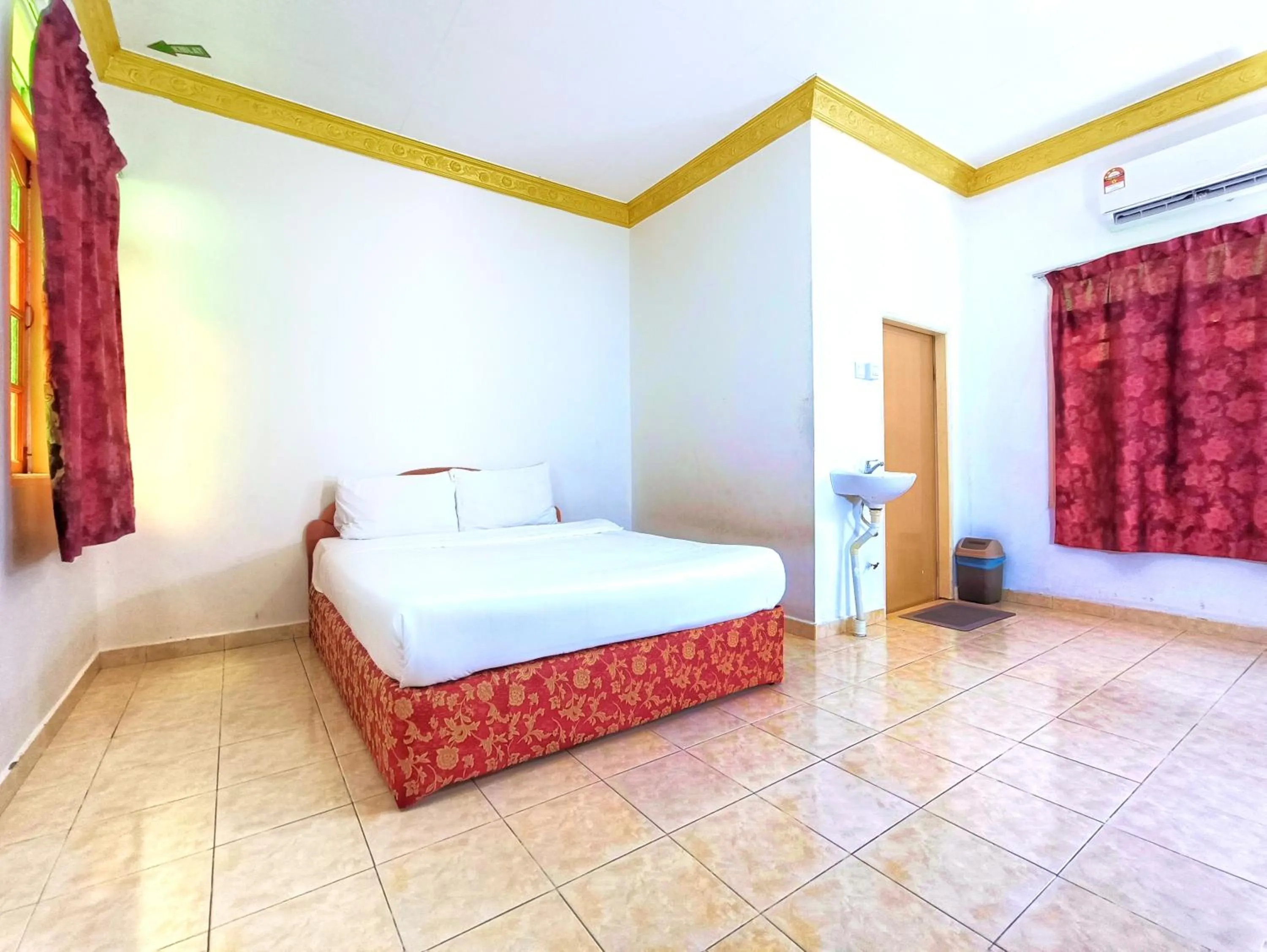 Bed in Chalet Yunie Marang by RVH