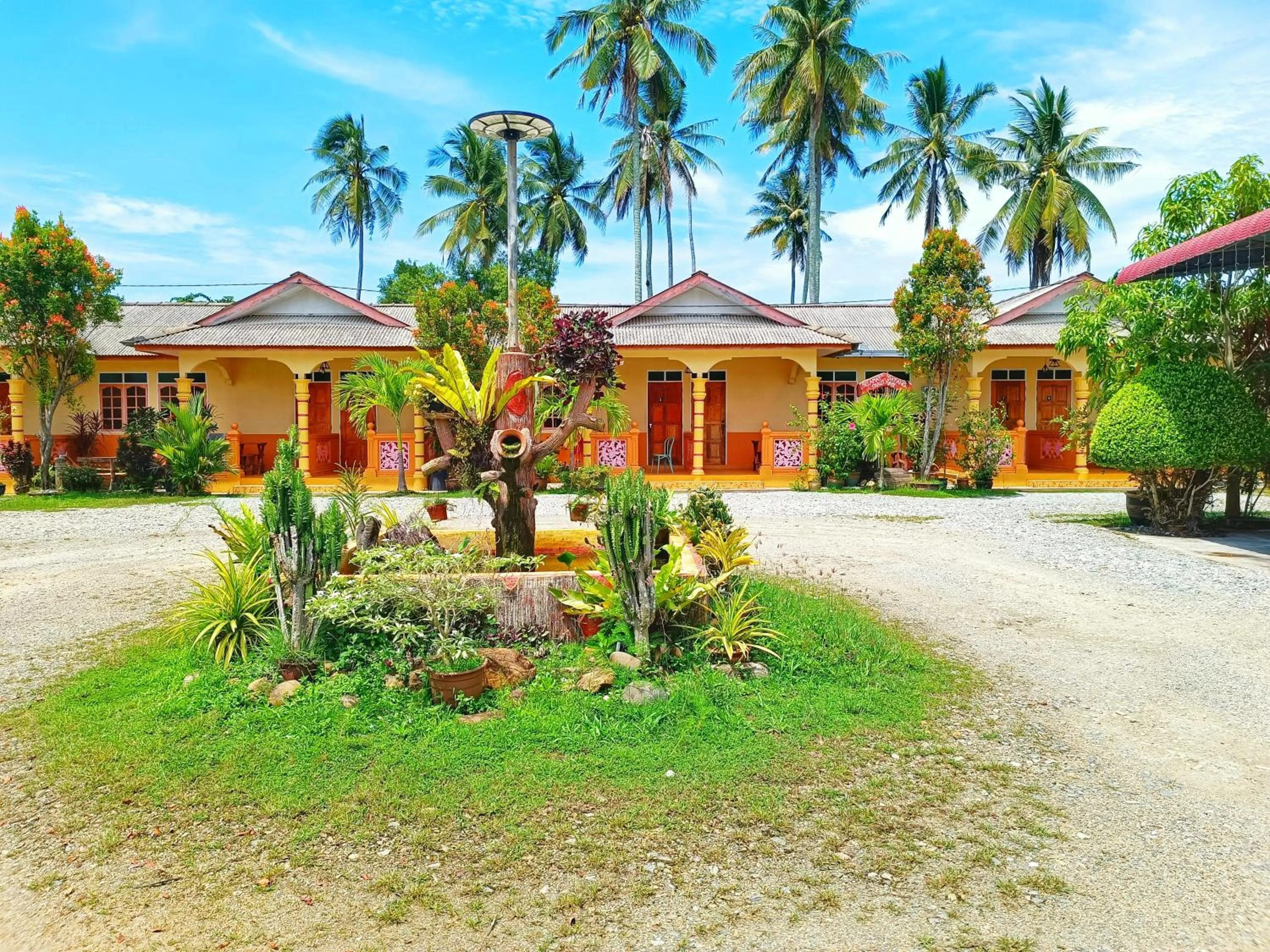 Property building in Chalet Yunie Marang by RVH