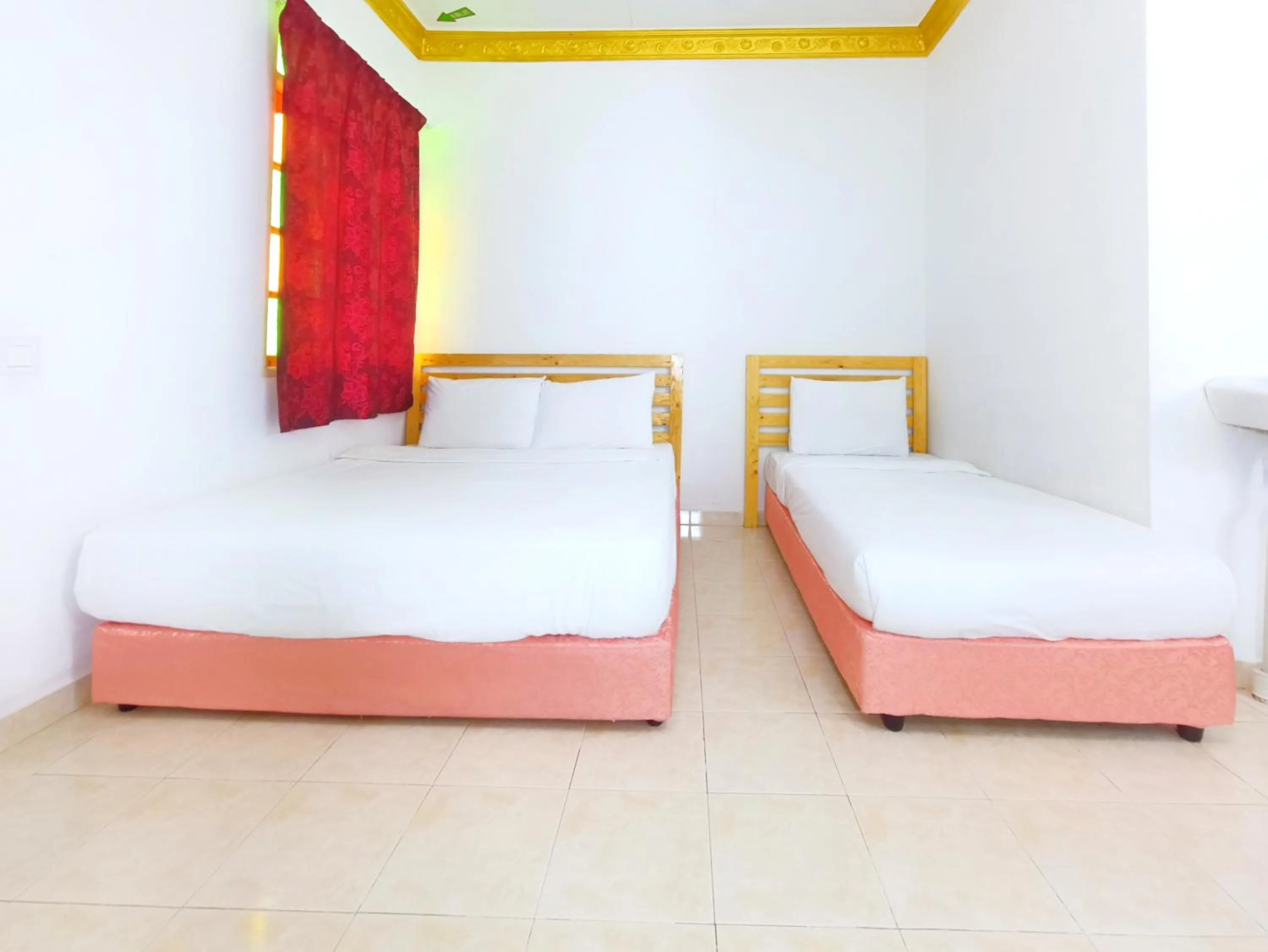 Bed in Chalet Yunie Marang by RVH