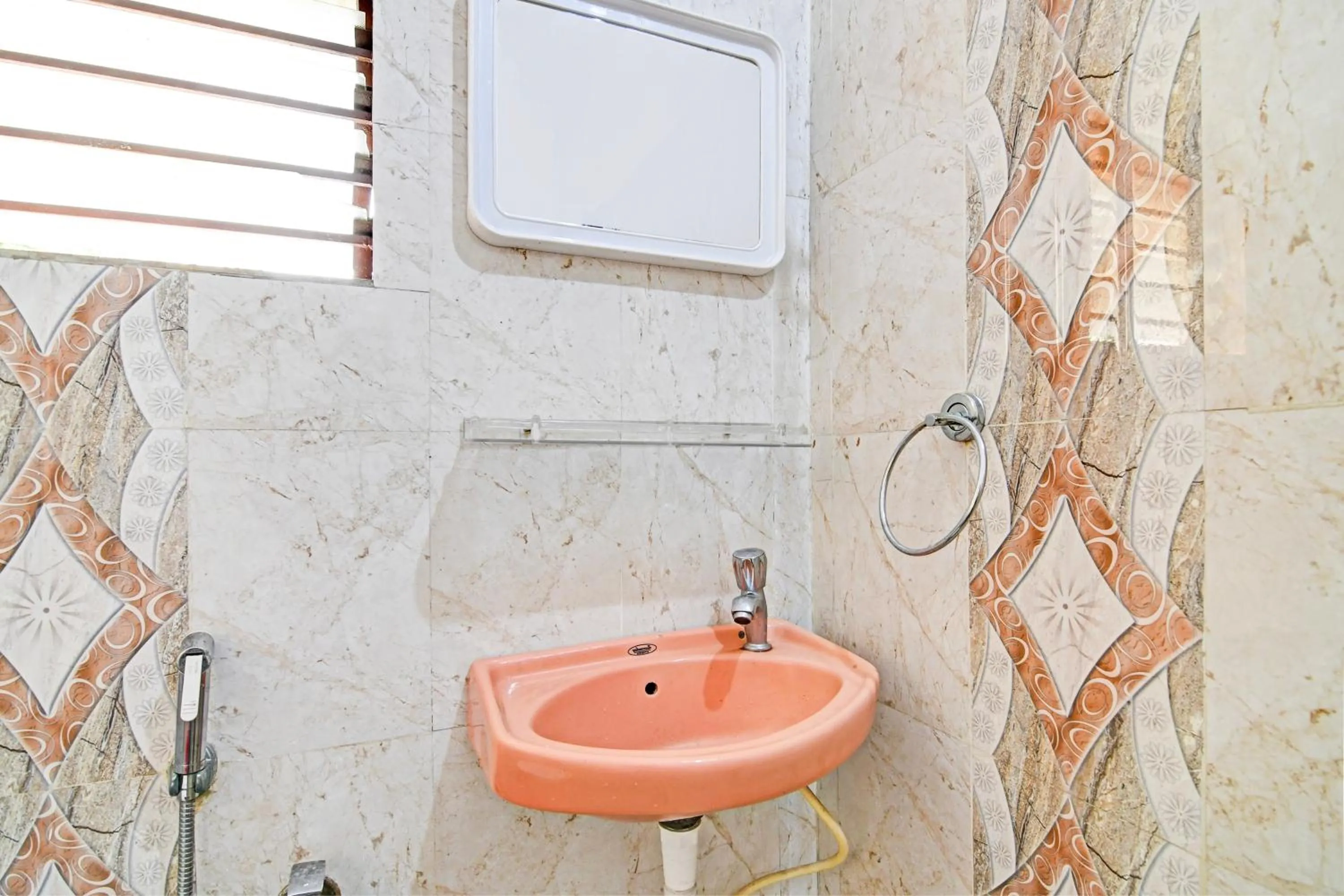 Bathroom in Super Hotel O Khushi Guest House