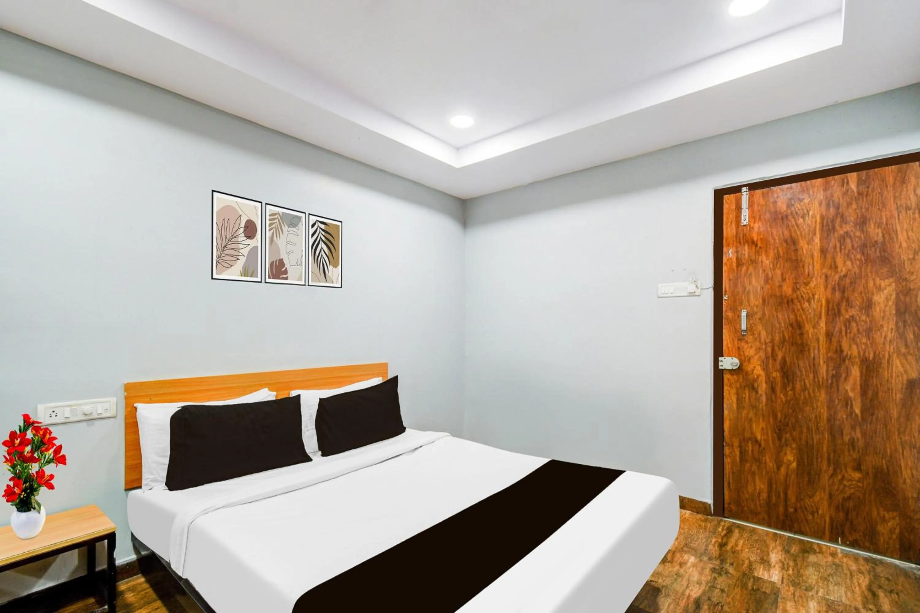 Bedroom, Bed in Super Collection O Malkajgiri