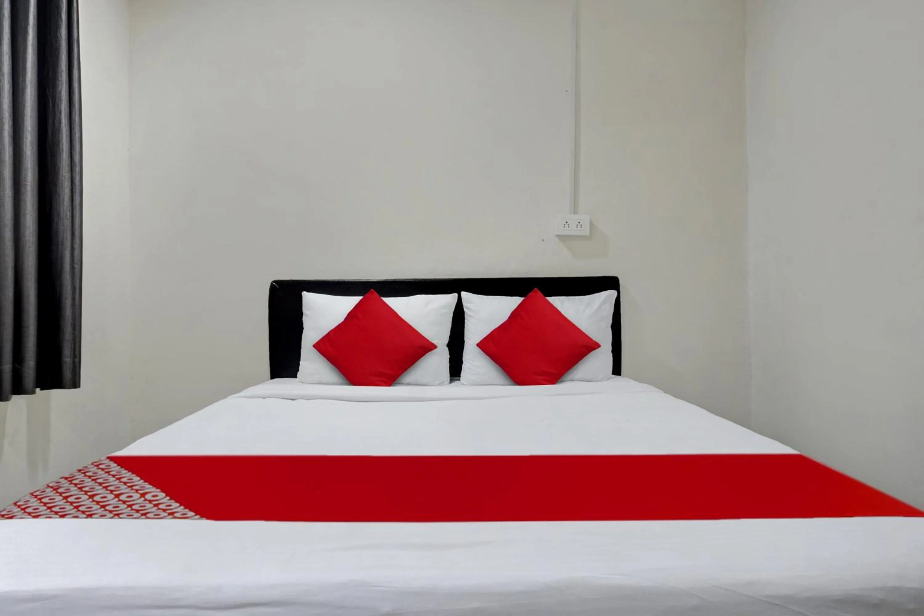 Bedroom, Bed in Hotel O Metro View