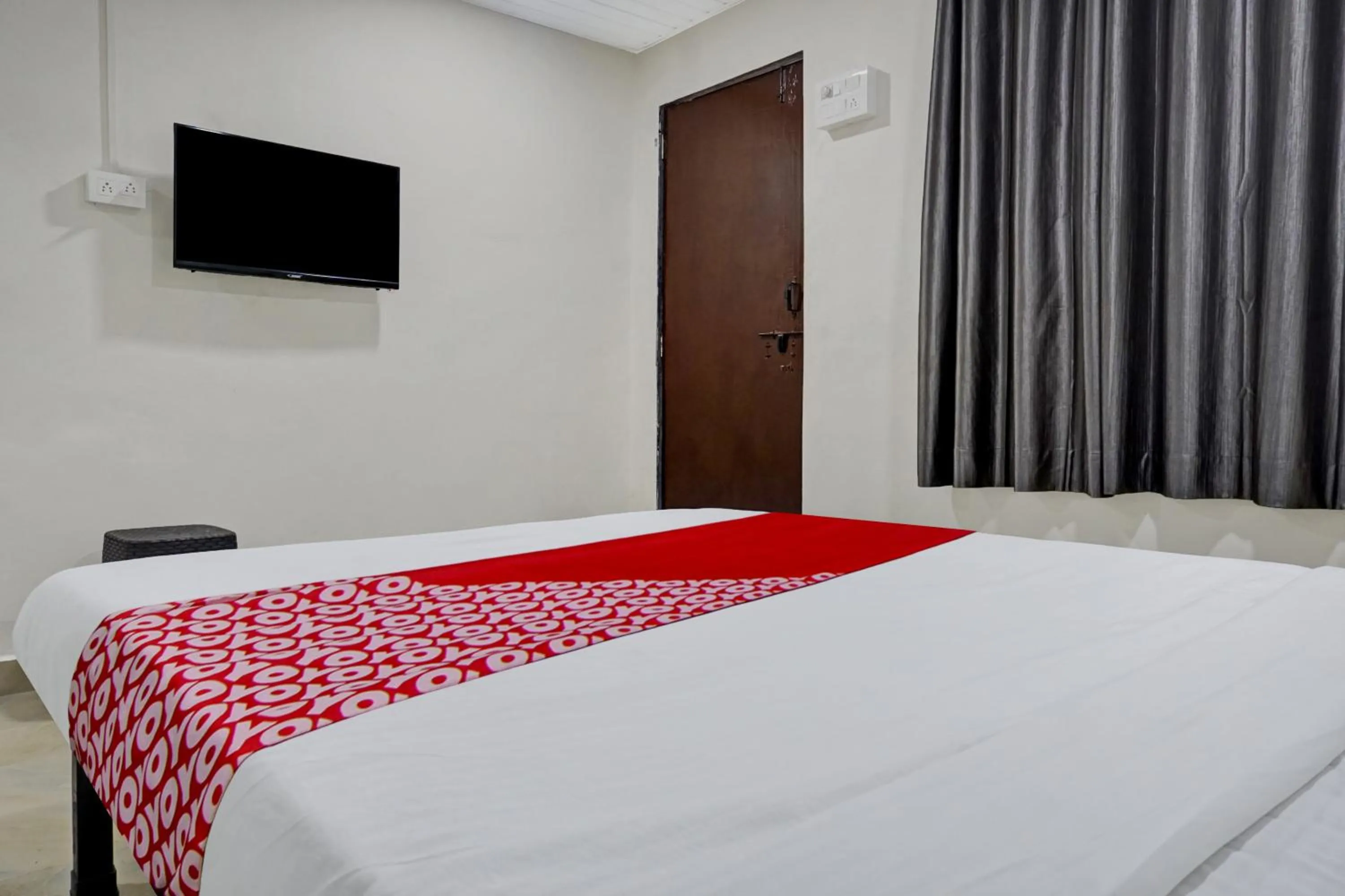 Bedroom, Bed in Hotel O Metro View