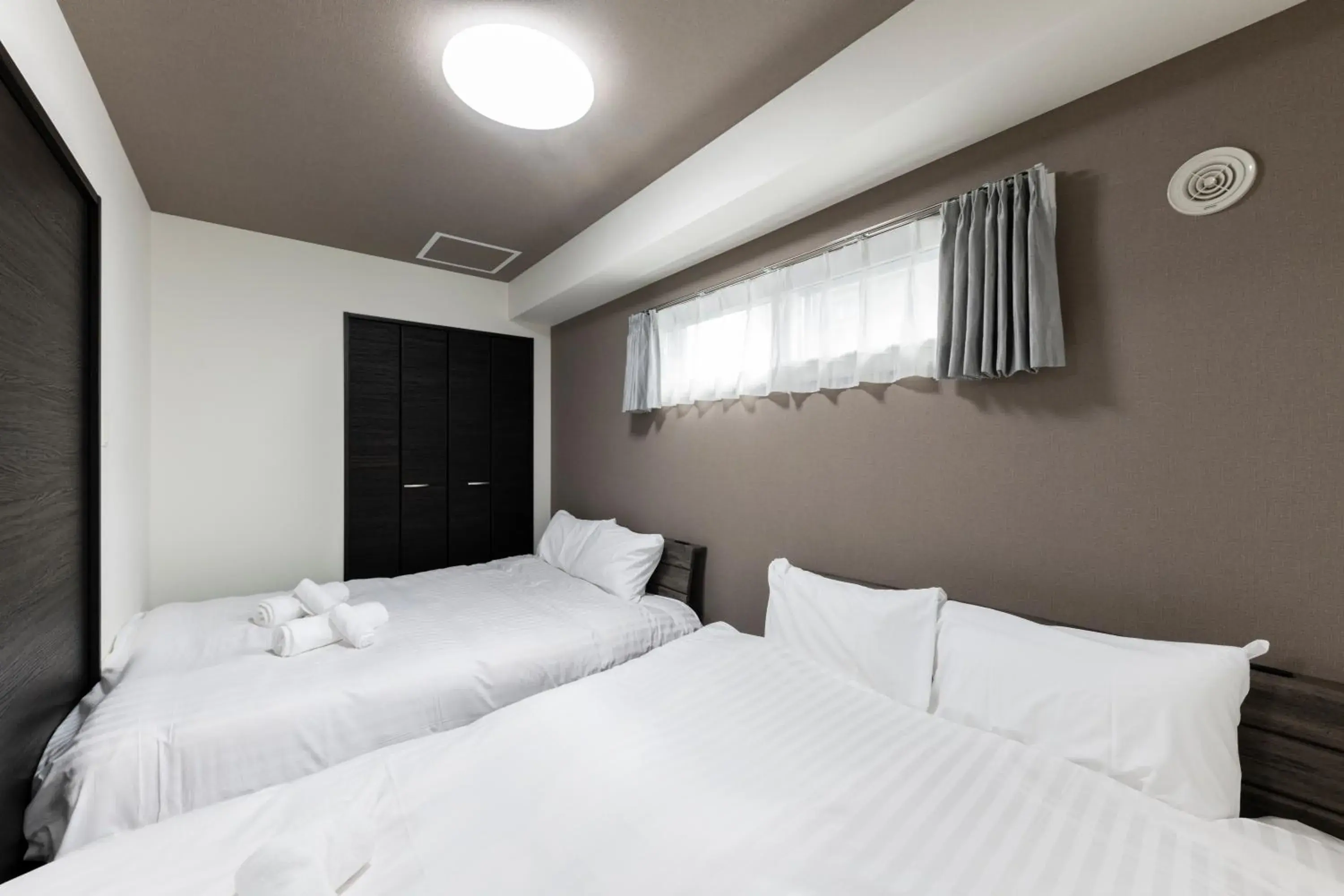 One-Bedroom Apartment in Essence One-Bedroom Apartment in Essence