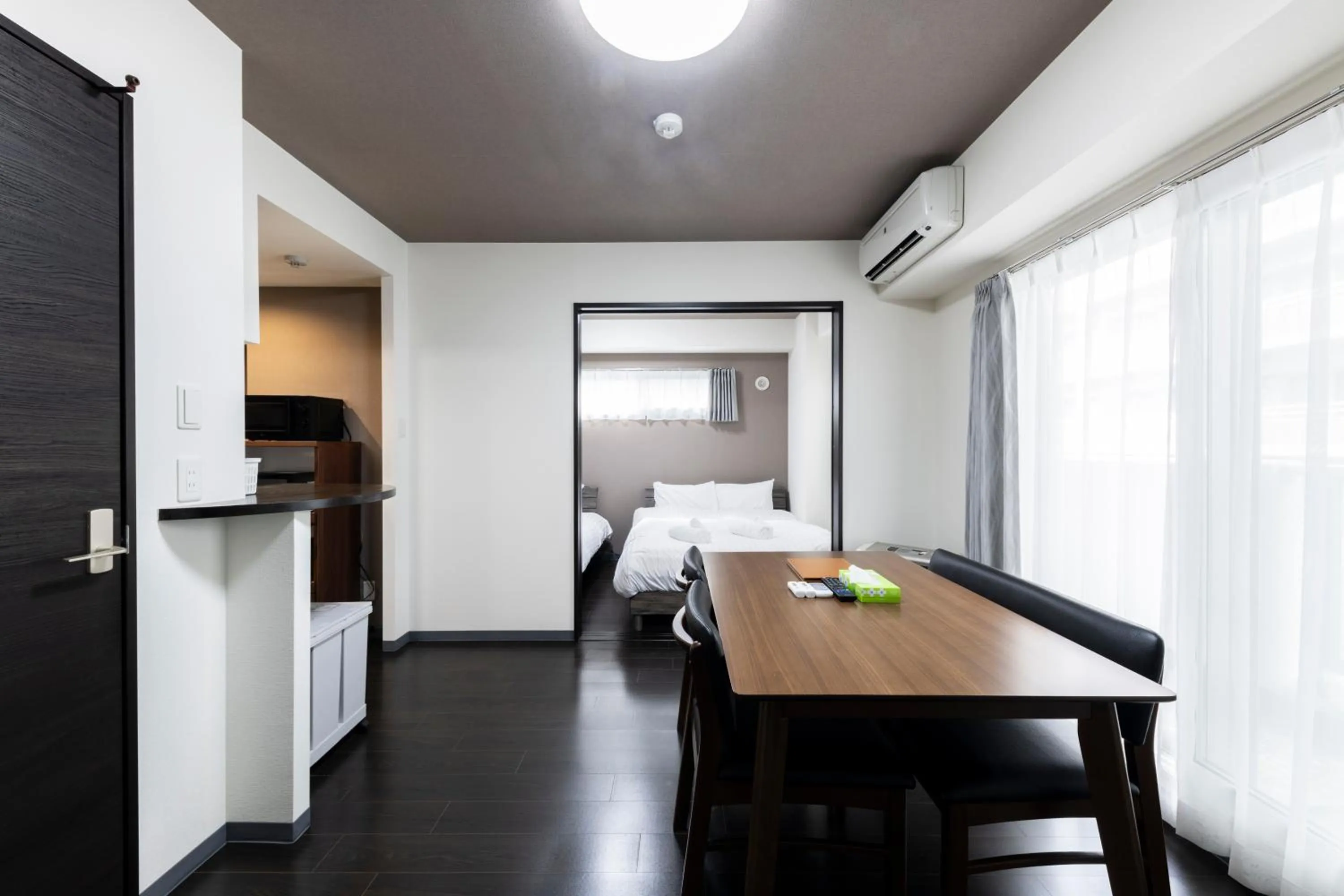 Dining area, Bed in Essence