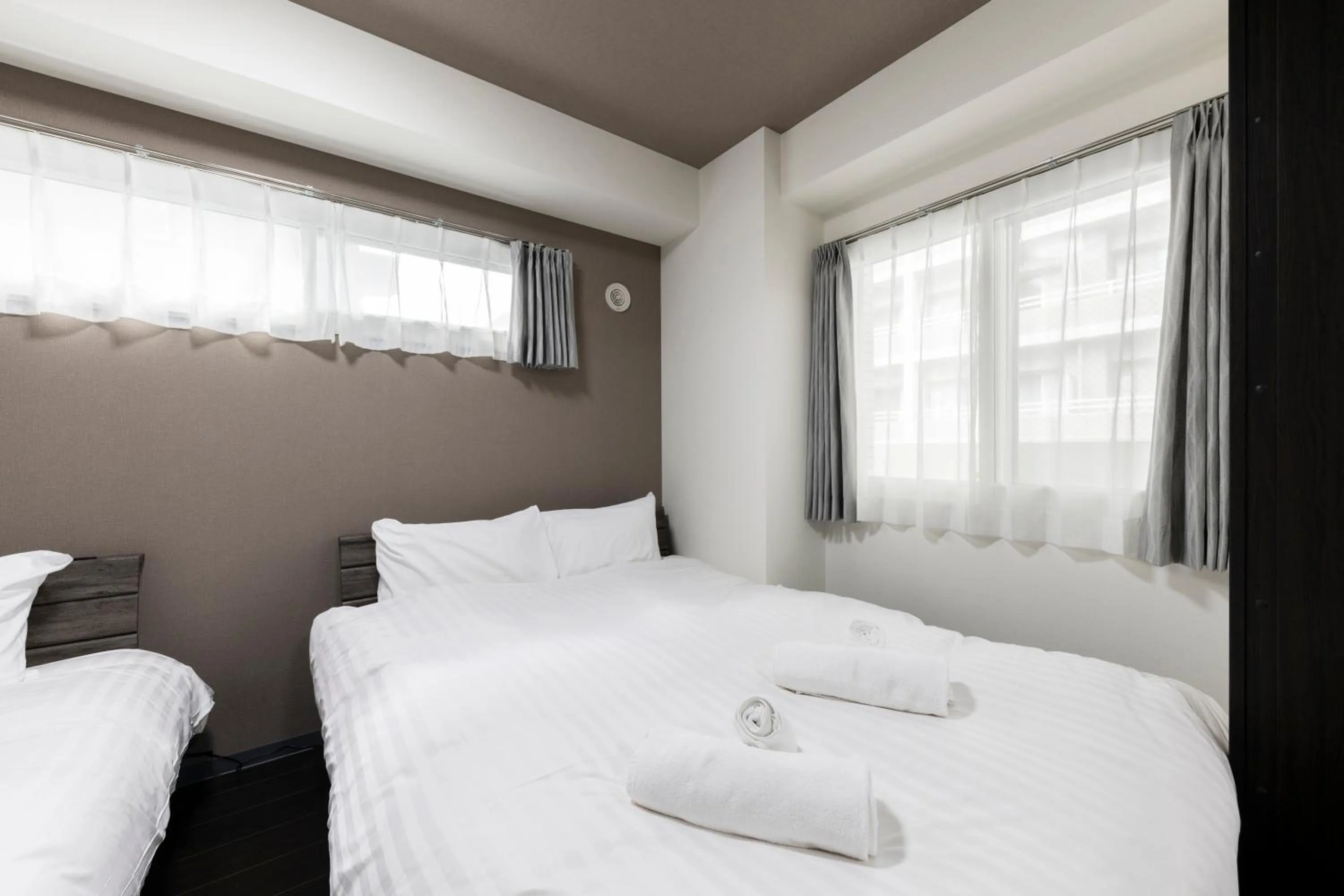 Bedroom, Bed in Essence