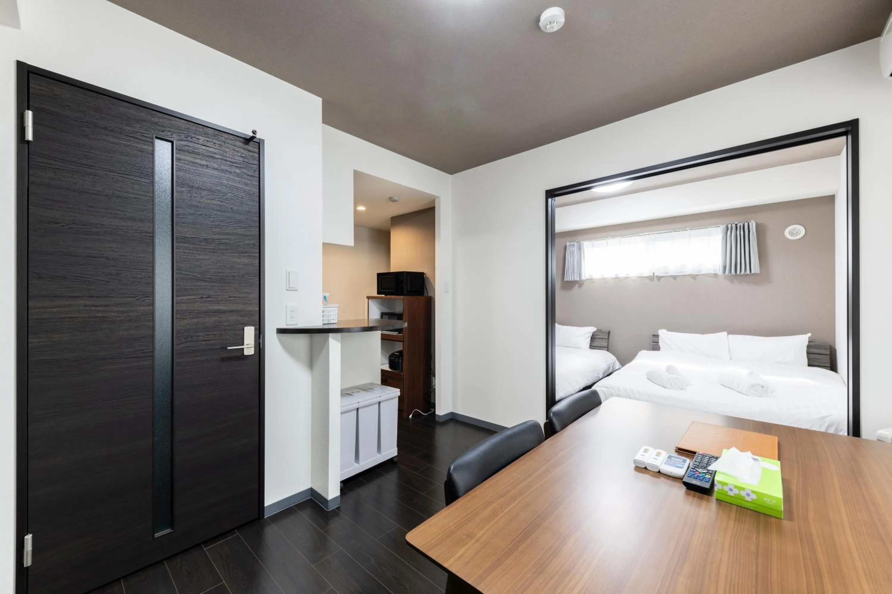 Dining area, Bed in Essence