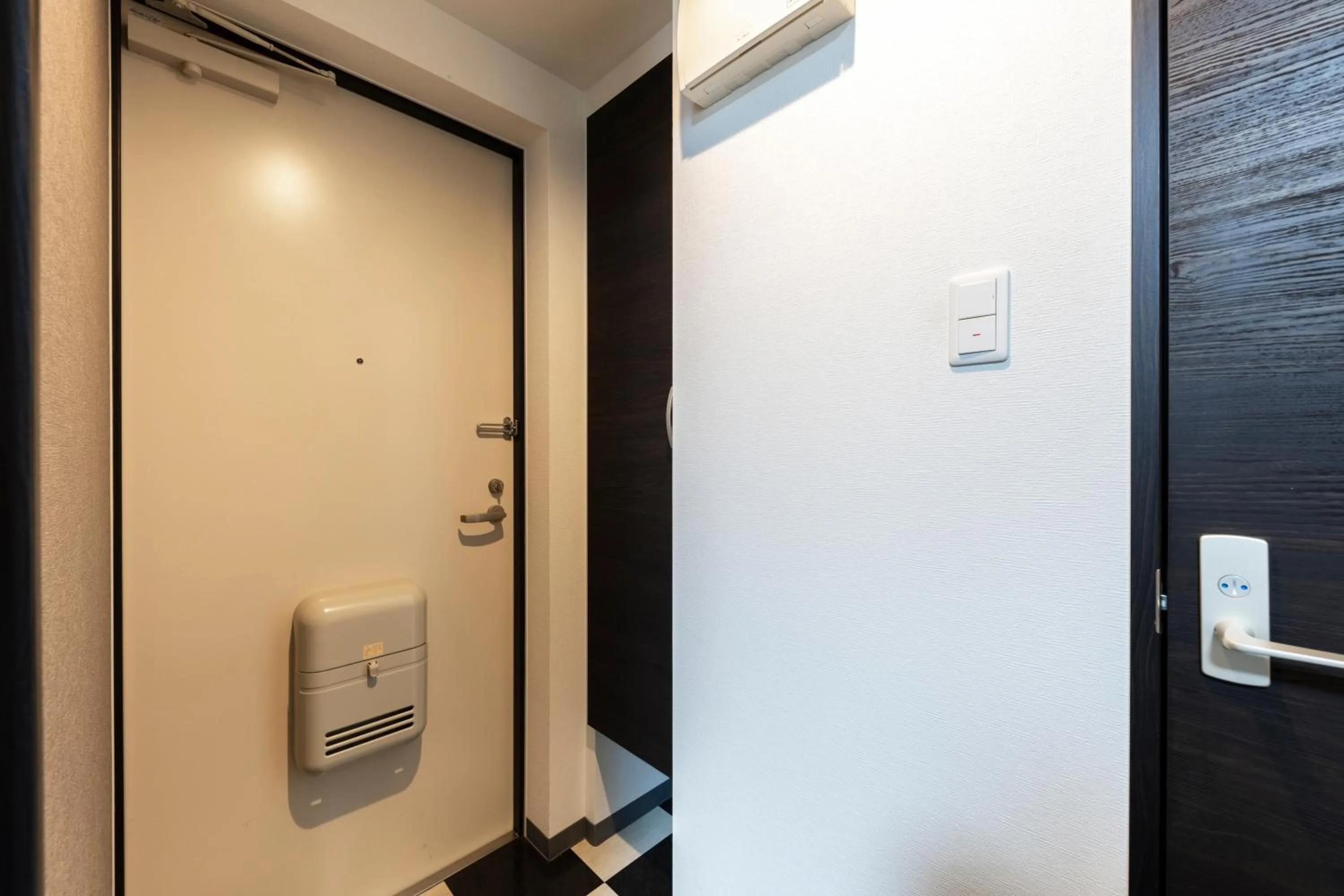 Facade/entrance in Essence