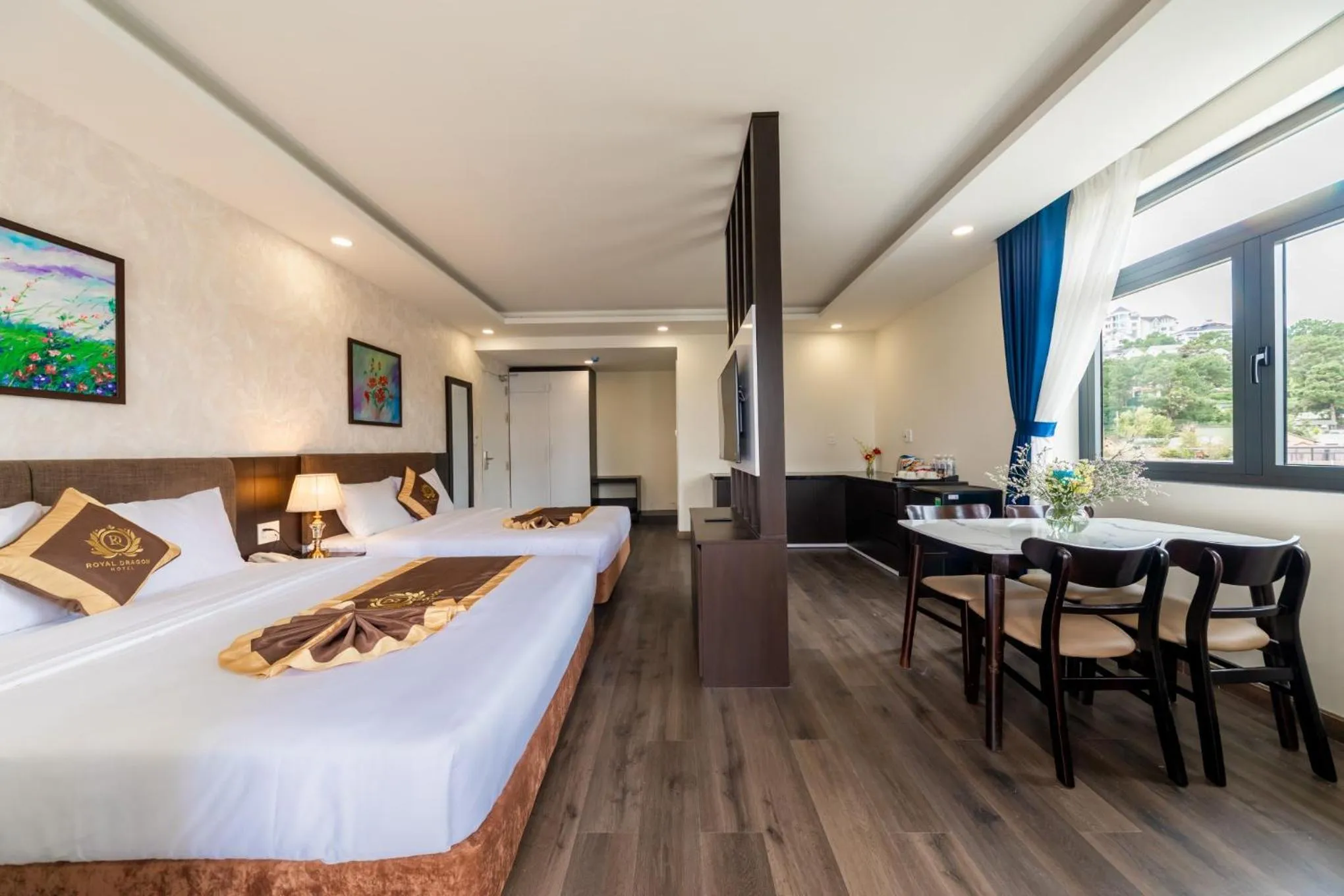 Bedroom, Bed in ROYAL DRAGON HOTEL