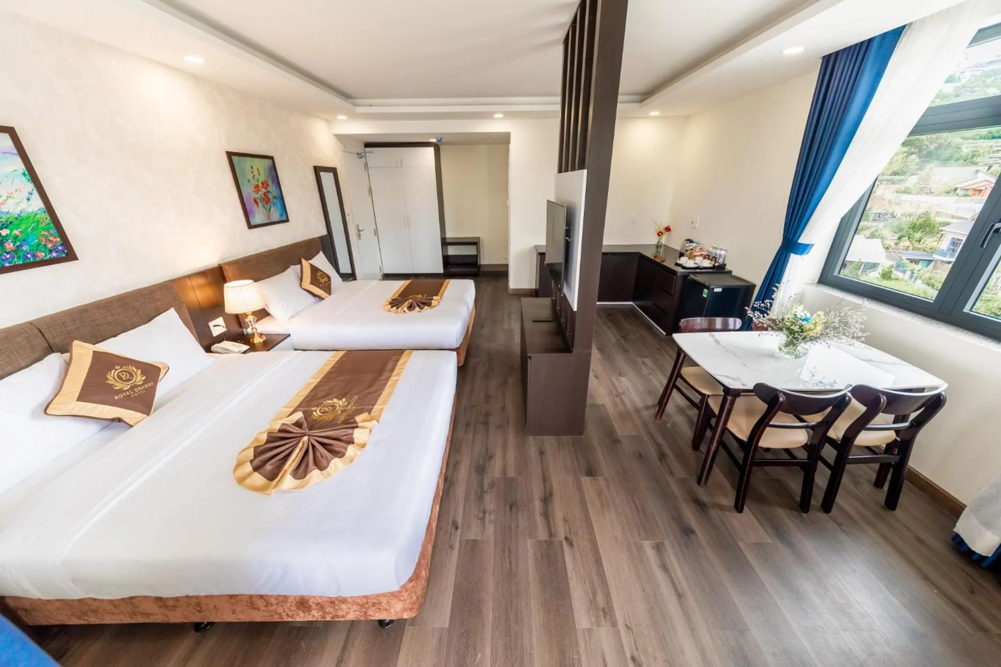 Bedroom, Bed in ROYAL DRAGON HOTEL