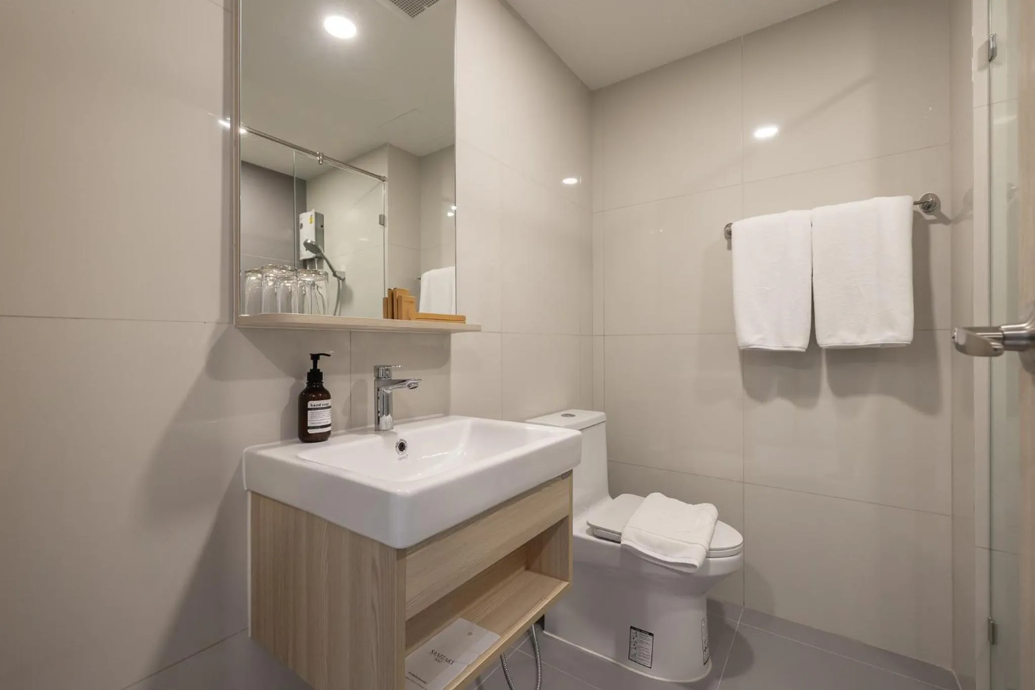 Salaya One Hotel & Service Apartment