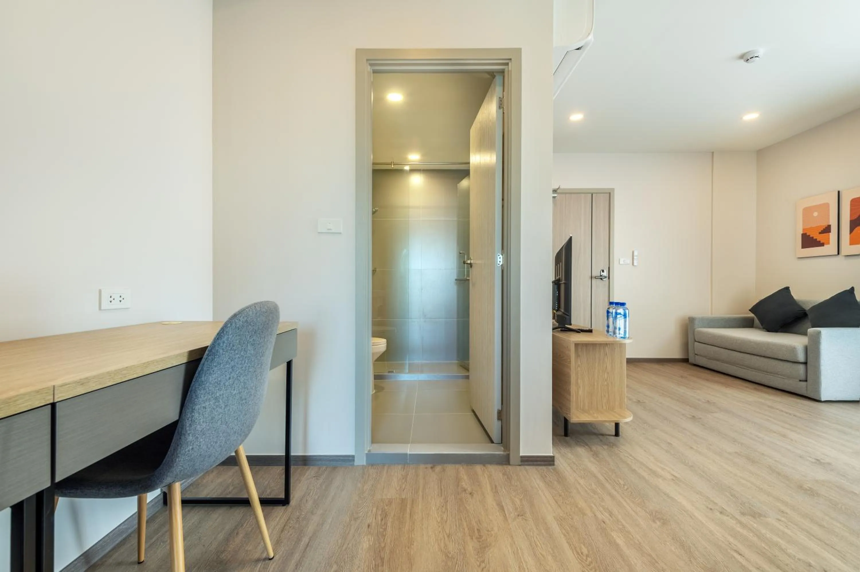 Salaya One Hotel & Service Apartment