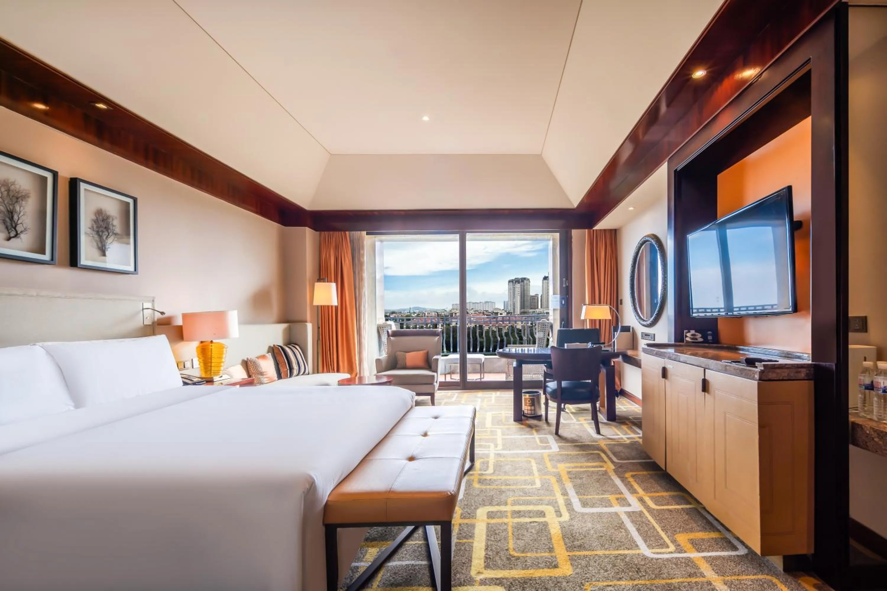 Property building, Bed in Hilton Qingdao Golden Beach