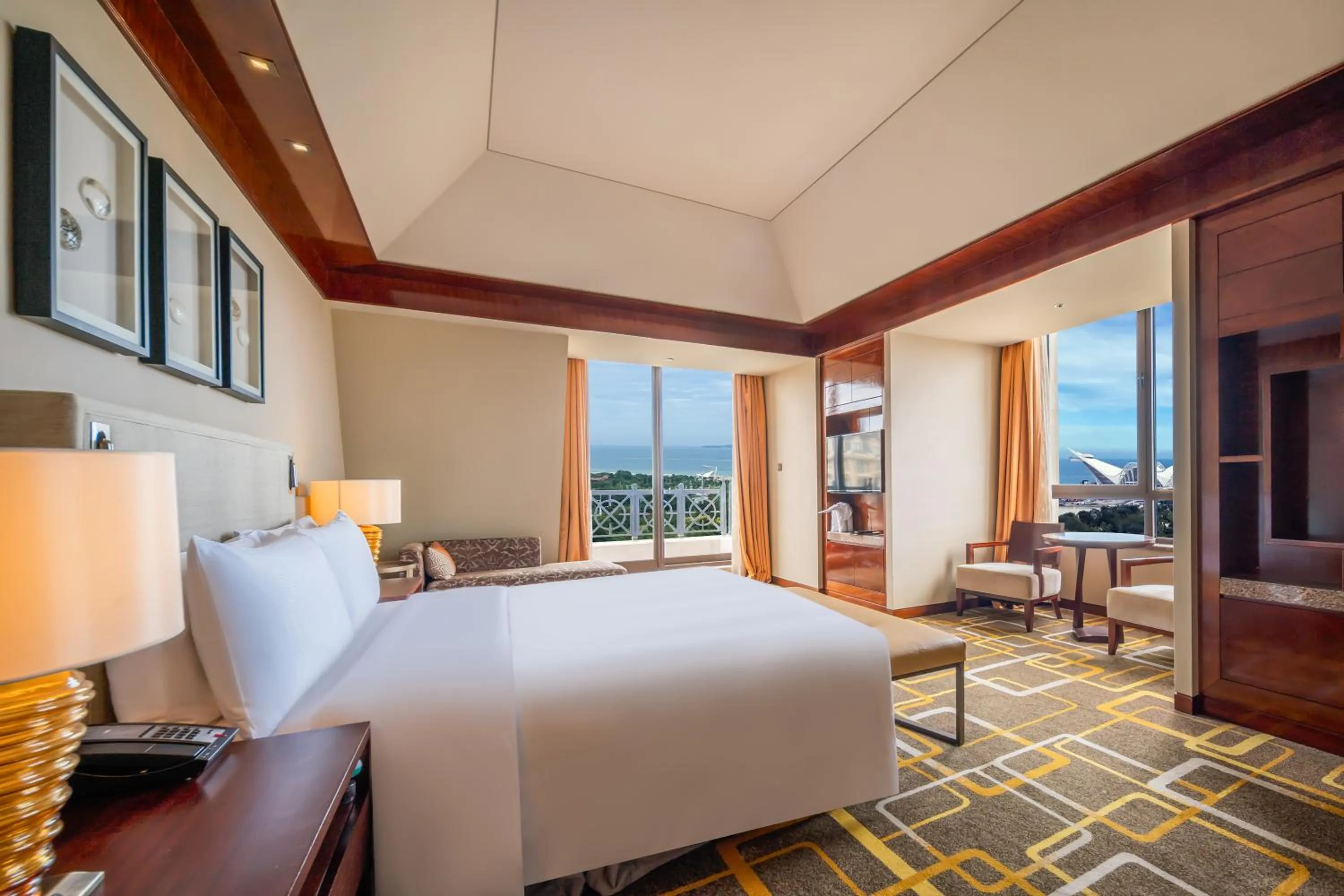 Property building, Bed in Hilton Qingdao Golden Beach