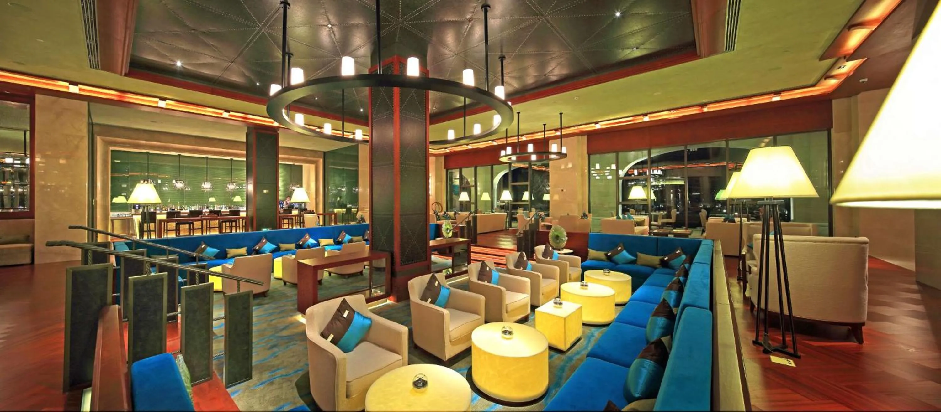 Lounge or bar in Hilton Qingdao Golden Beach