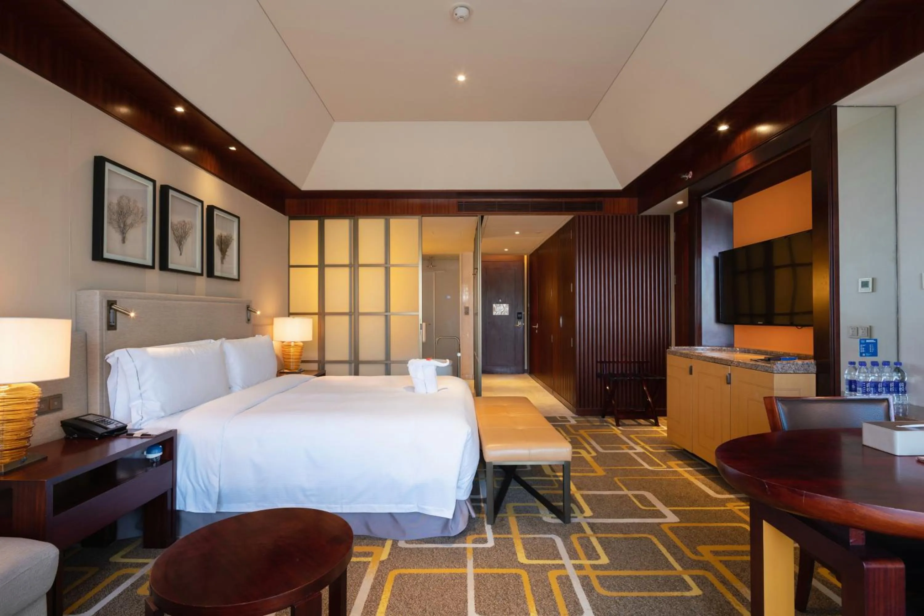 Bed in Hilton Qingdao Golden Beach